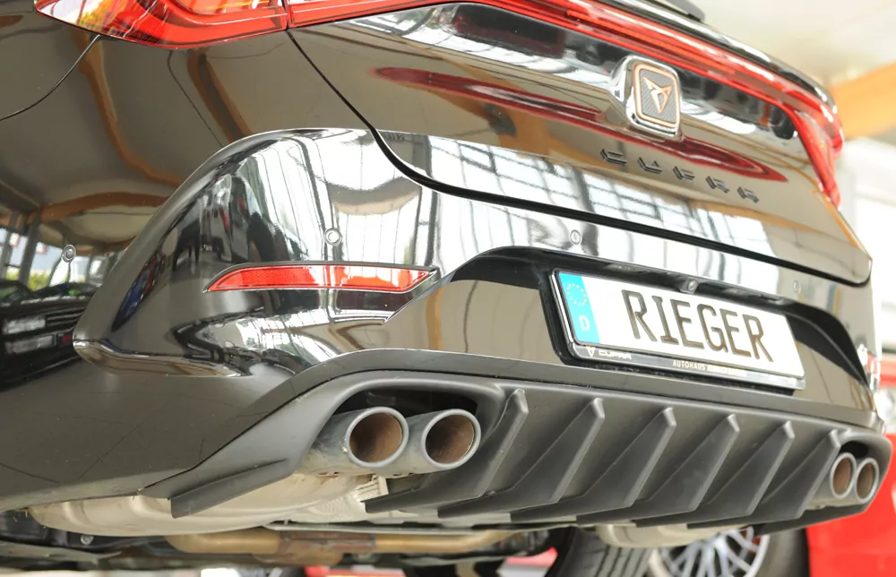 Rieger Heckeinsatz (für Fzg. ohne AHK) matt schwarz für Cupra Leon (KL) 5-tür. (ST/Sportstourer) 09.20-06.24 (bis Facelift)
