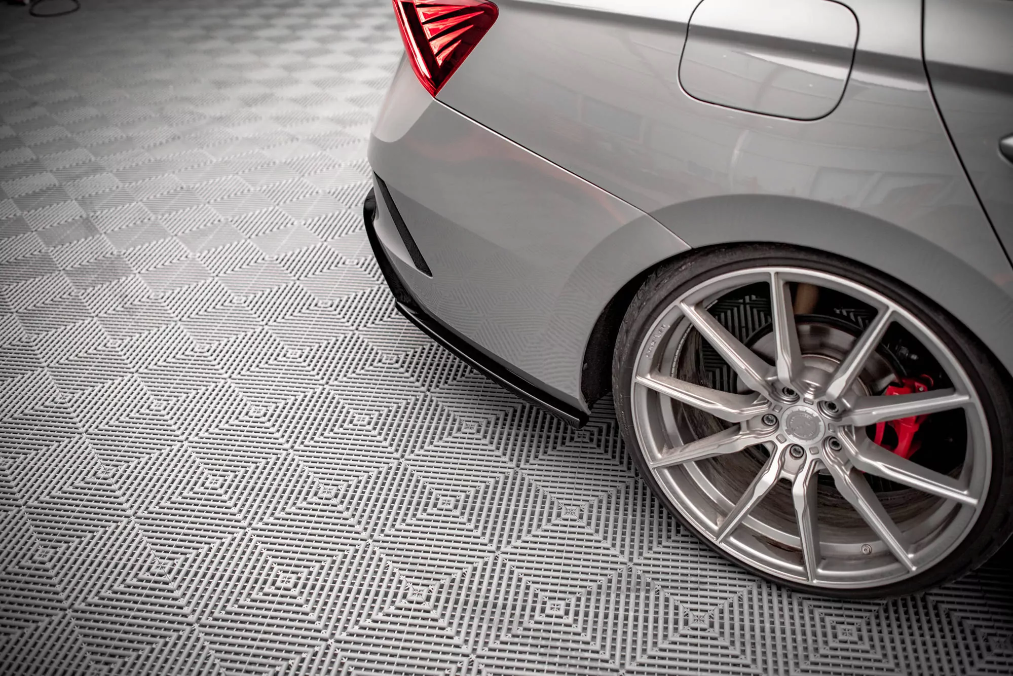 Heck Ansatz Flaps Diffusor V.4 Für Skoda Octavia RS Mk4 Schwarz Hochglanz