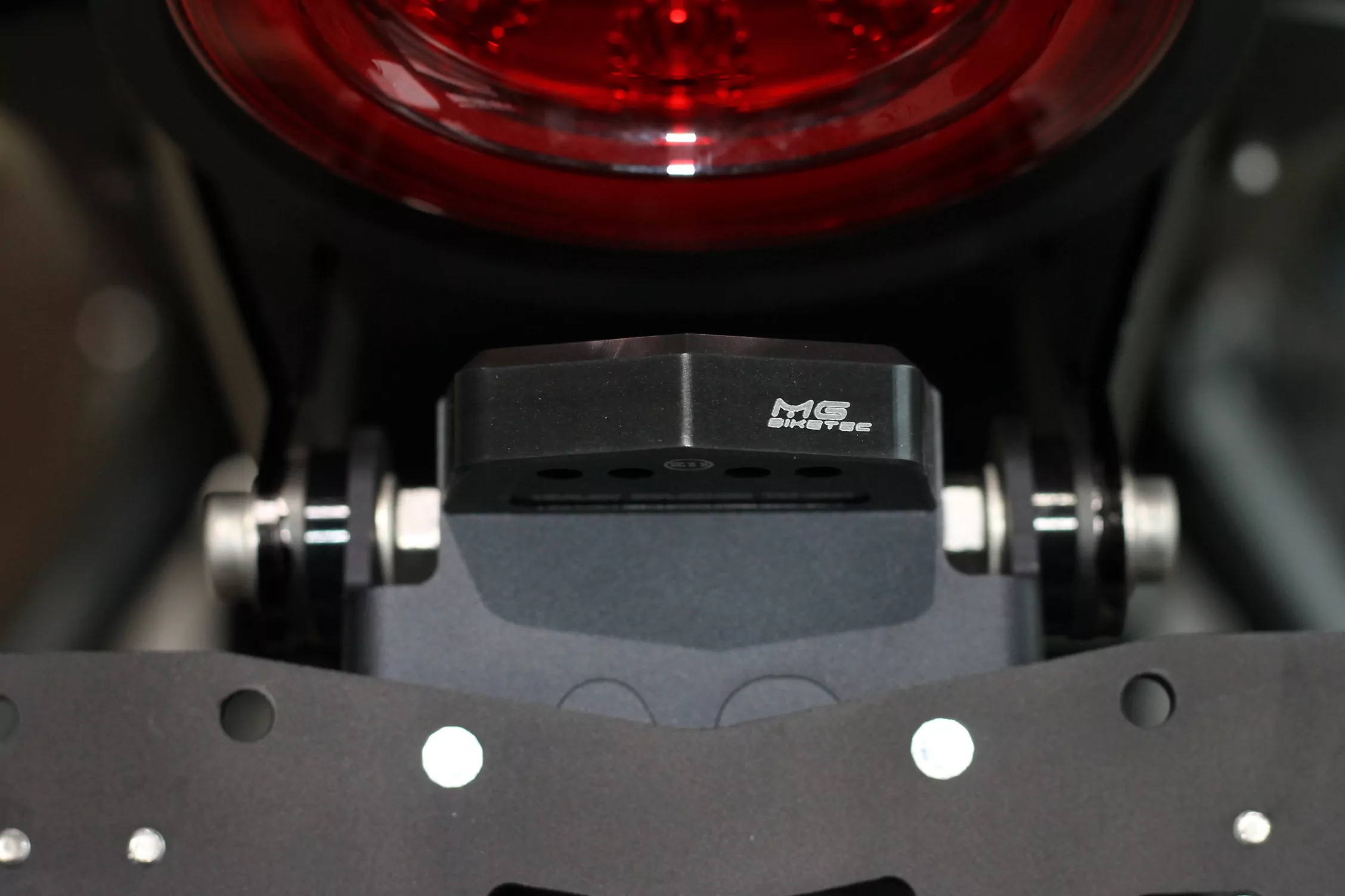 Kurzes Heck - Kennzeichenträger - Kennzeichenhalter für Honda CB 1000 R ab 2018