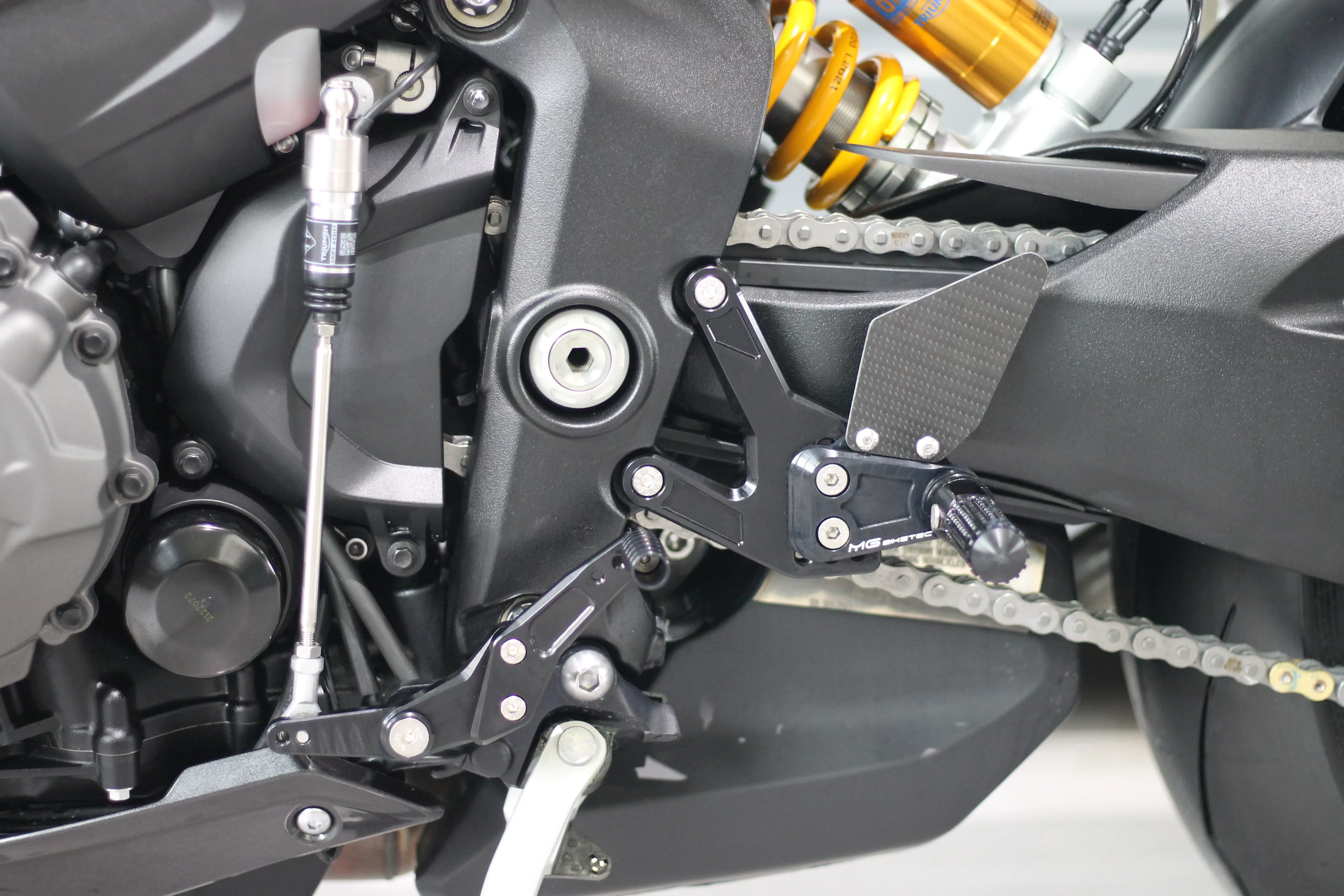 MG Biketec Sportfussrastenanlage / Rastenanlage / Fußrastenanlage mit ABE, gültig in D - A - CH für Triumph Speed Triple 1200 RS / RR ab 2021