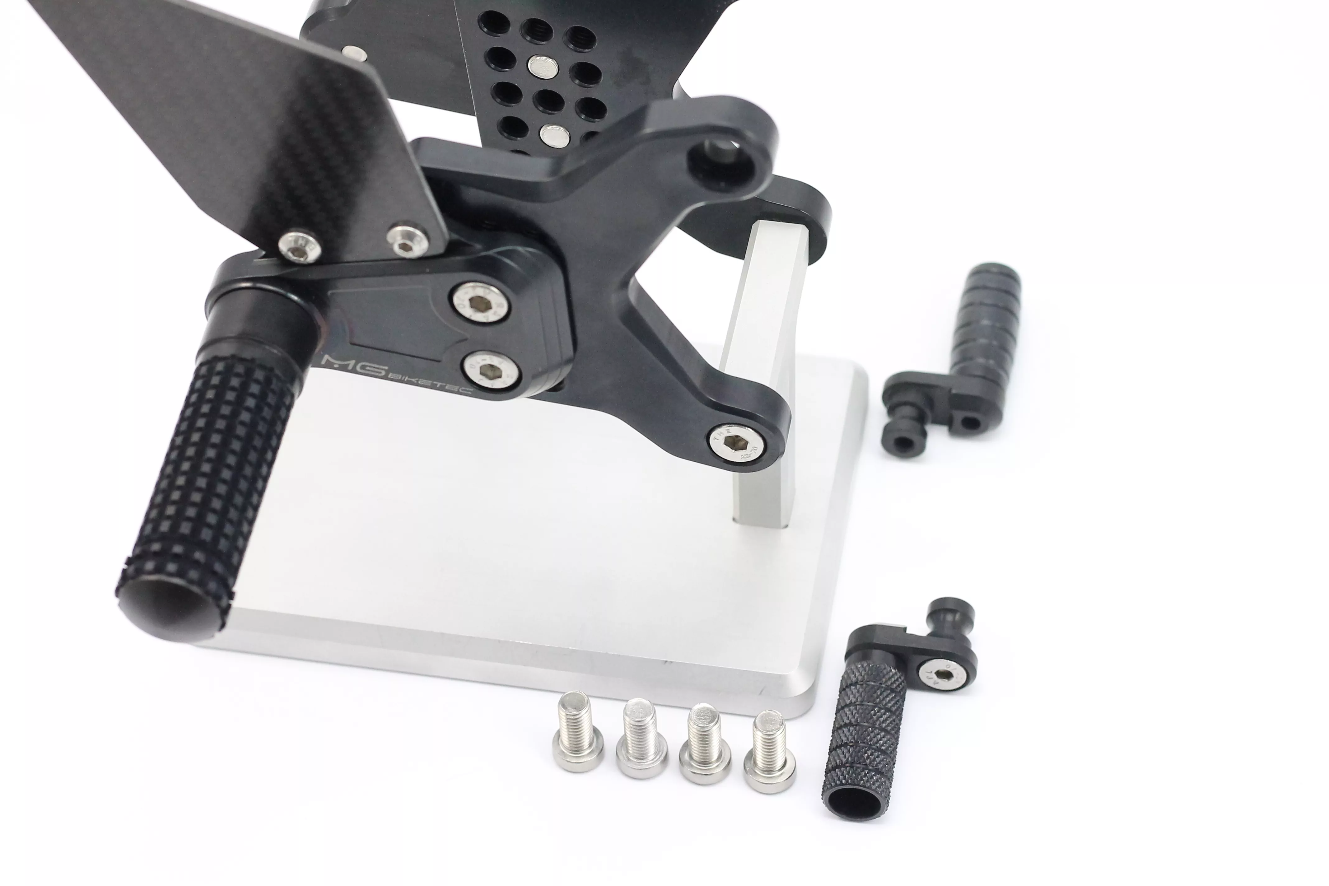 MG Biketec Sportfussrastenanlage / Rastenanlage / Fußrastenanlage mit ABE, gültig in D - A - CH für MV Agusta F4 1000 RR ab 2011