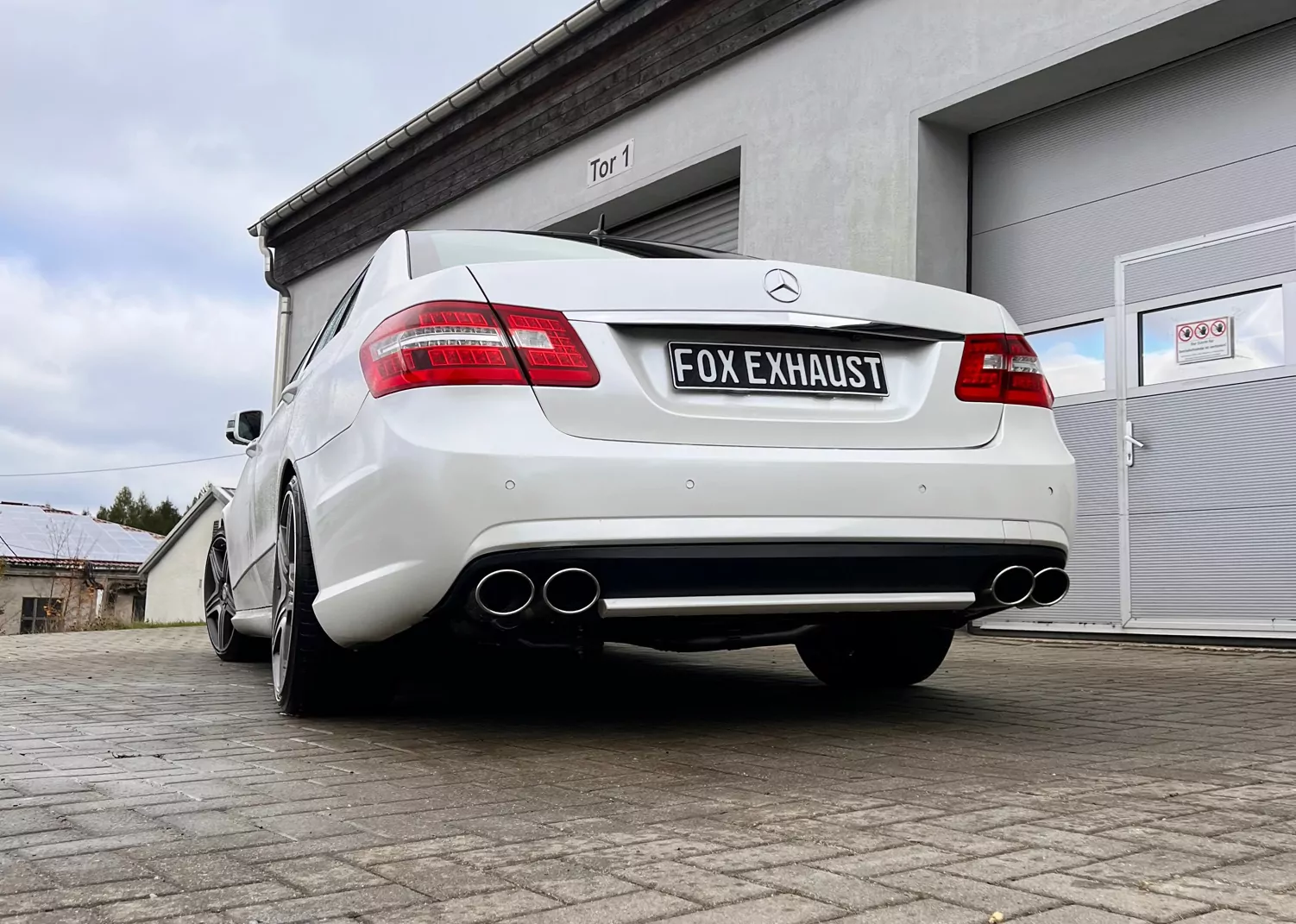 Mercedes E-Klasse 212  Endschalldämpfer rechts/links - 2x115x85 Typ 32 rechts/links