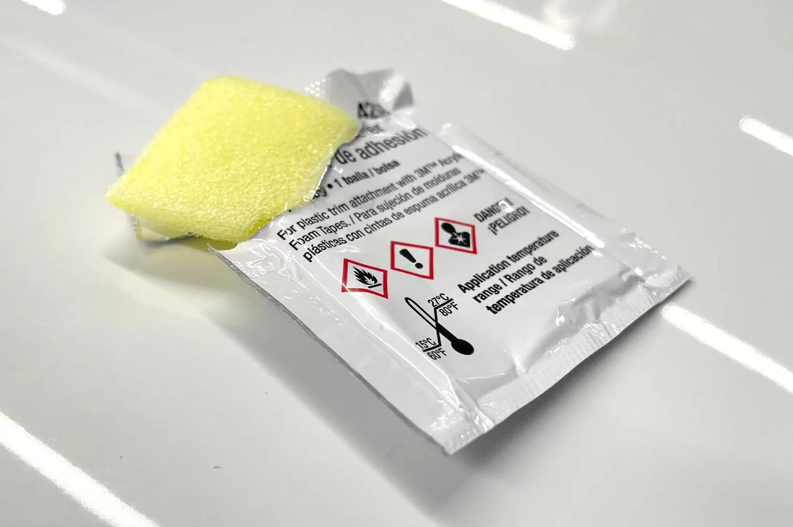 3M™ Acrylic Foam doppelseitiges Klebeband PX5011F 25mm x 3m und Primer ZB182