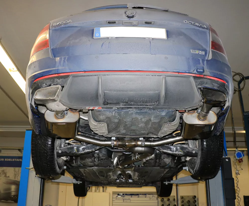 Skoda Octavia 5E RS - TDI - 4x4 mit Diesel-Endrohrblenden  Halbanlage rechts/links ab Kat - Austritt der Endrohre in den originalen Diesel-Endrohrblenden