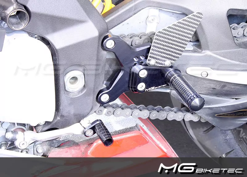 MG Biketec Sportfussrastenanlage / Rastenanlage / Fußrastenanlage mit ABE, gültig in D - A - CH für MV Agusta F4 1000 RR ab 2011