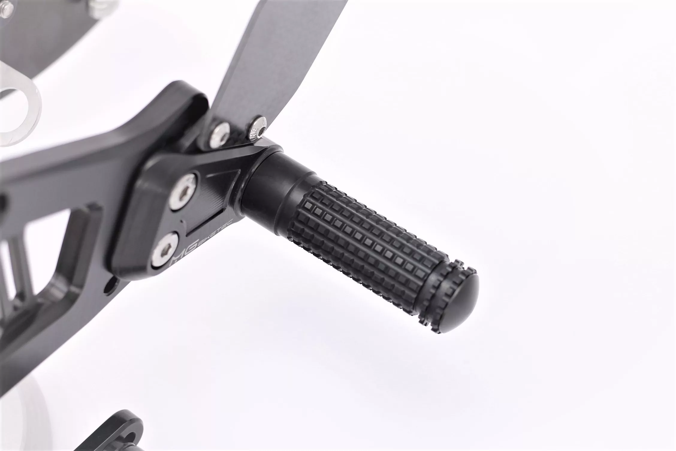 MG Biketec Sportfussrastenanlage / Rastenanlage / Fußrastenanlage mit ABE, gültig in D - A - CH für Yamaha YZF-R6 ab 2006-2007