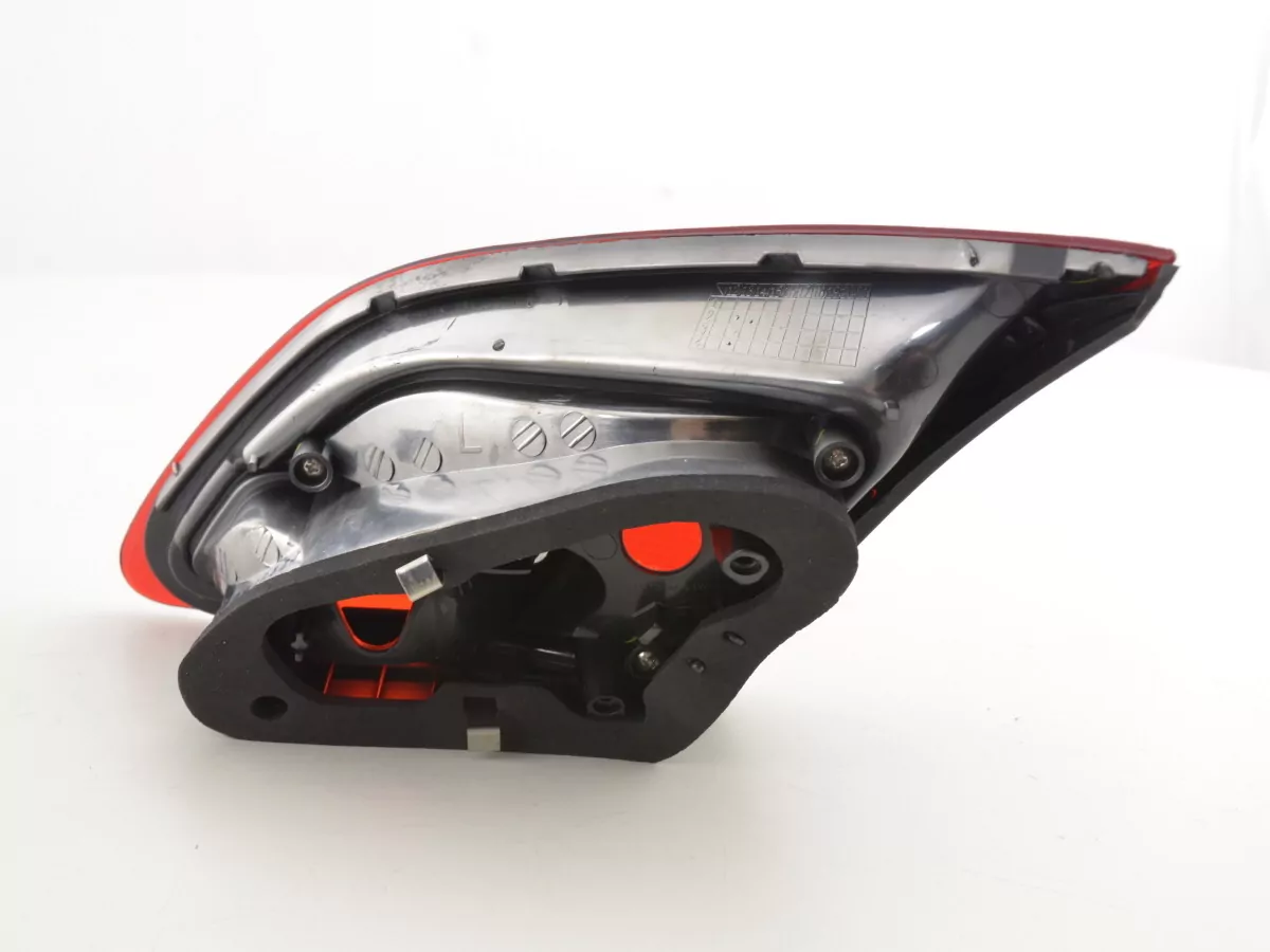 Verschleißteile Rückleuchte links Opel Astra J Bj. 2009-2012 schwarz