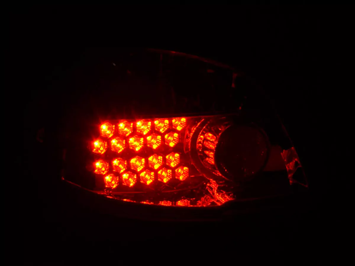LED Rückleuchten Set Peugeot 206 3/5 trg. ohne Cabrio Bj. 98-05 rot