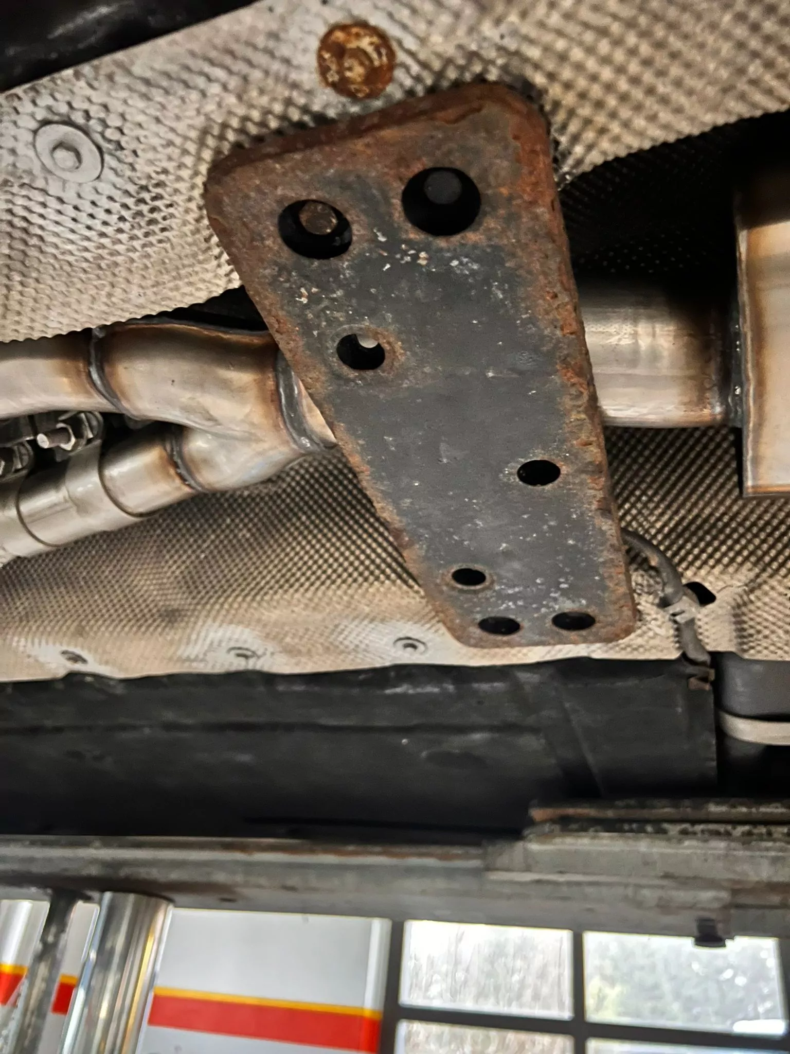 BMW E60 520i/ 523i/ 525i/ 530i ab 2006  Vorschalldämpfer