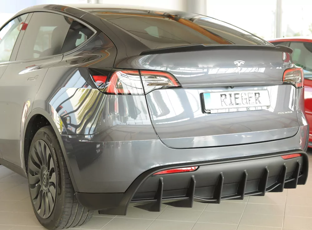 Rieger Heckeinsatz matt schwarz für Tesla Model Y  (003)  03.20-