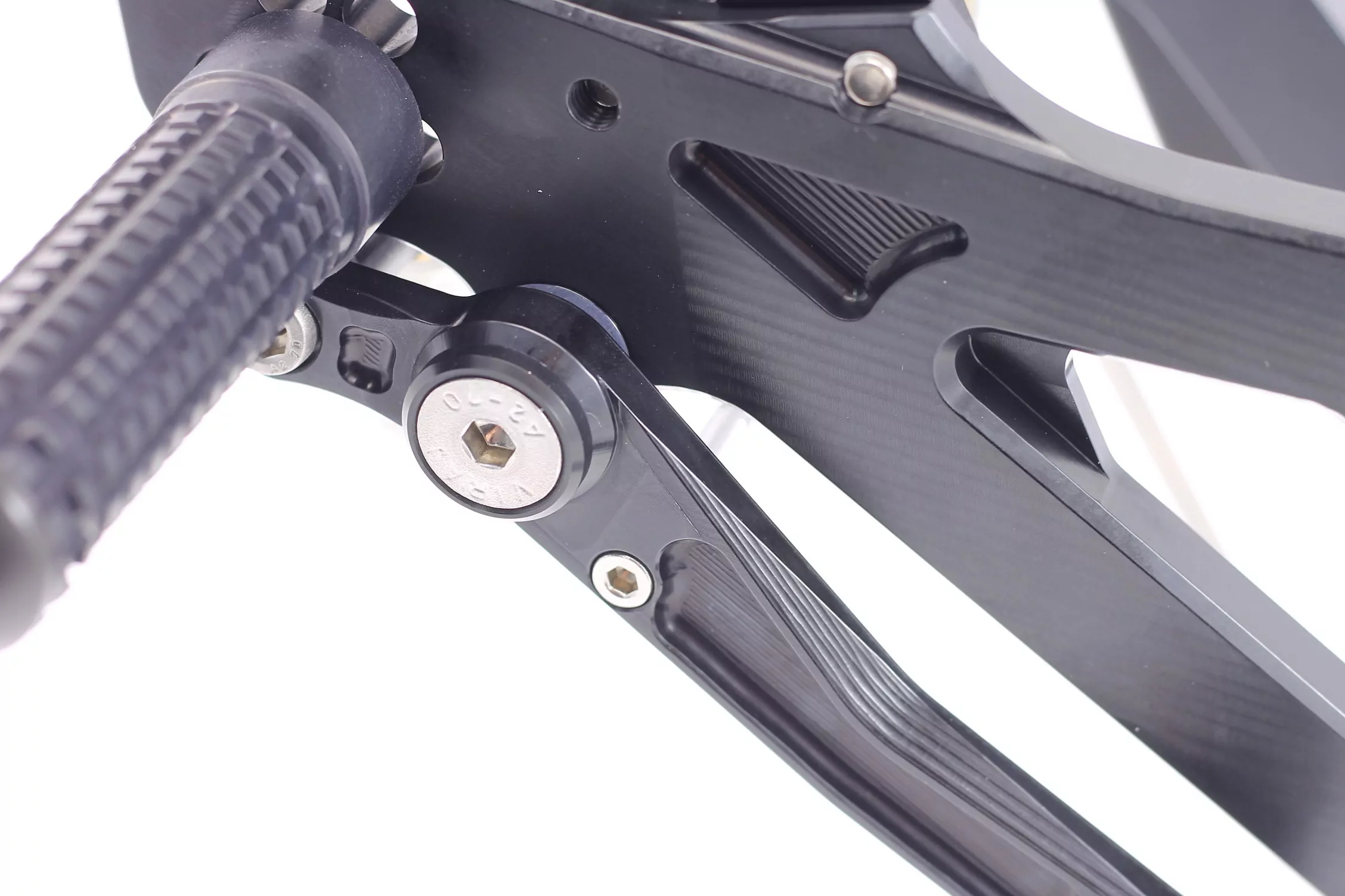 MG Biketec Sportfussrastenanlage / Rastenanlage / Fußrastenanlage mit ABE, gültig in D - A - CH für Yamaha YZF-R3 ab 2017