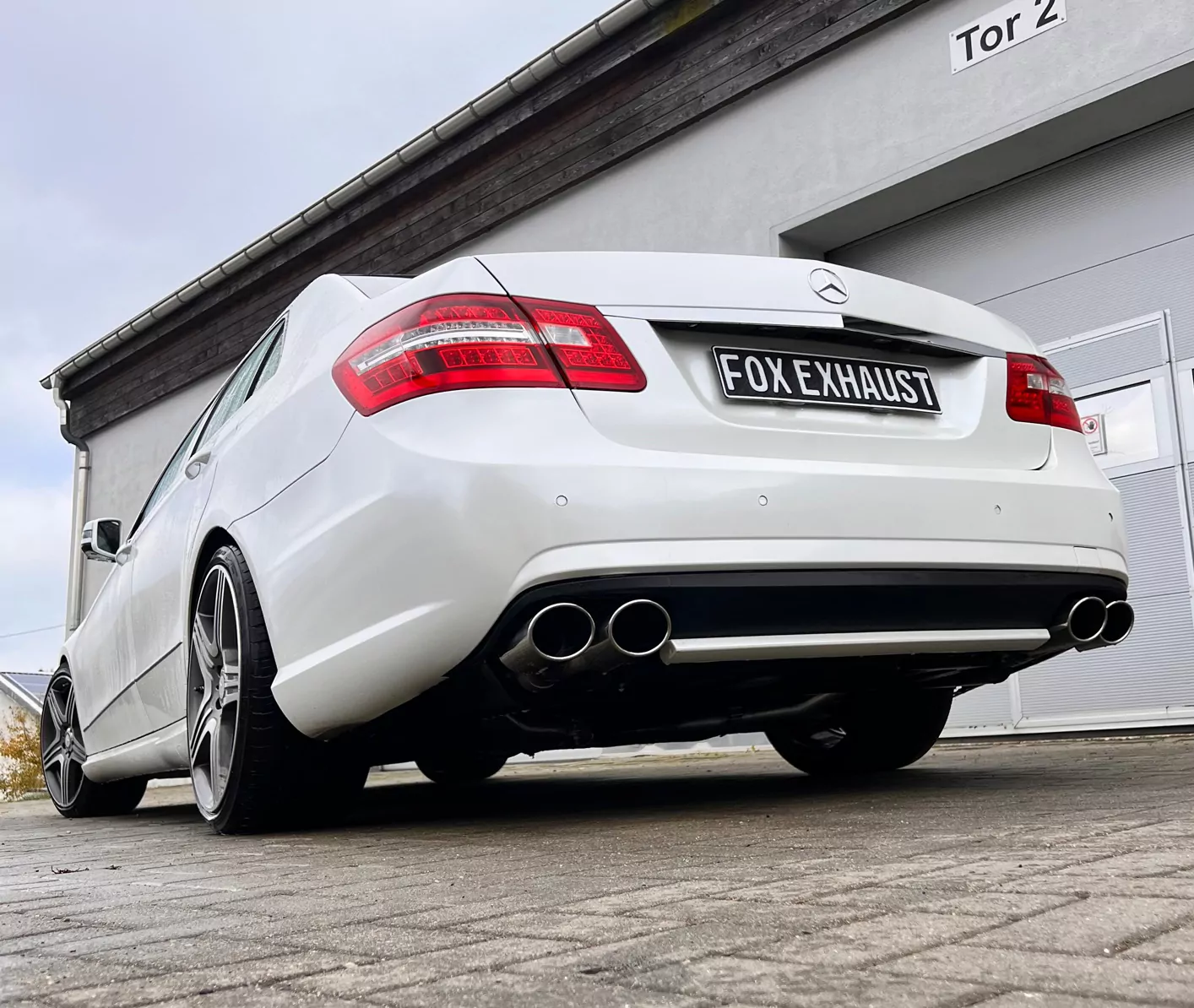 Mercedes E-Klasse 212  Endschalldämpfer rechts/links - 2x115x85 Typ 32 rechts/links