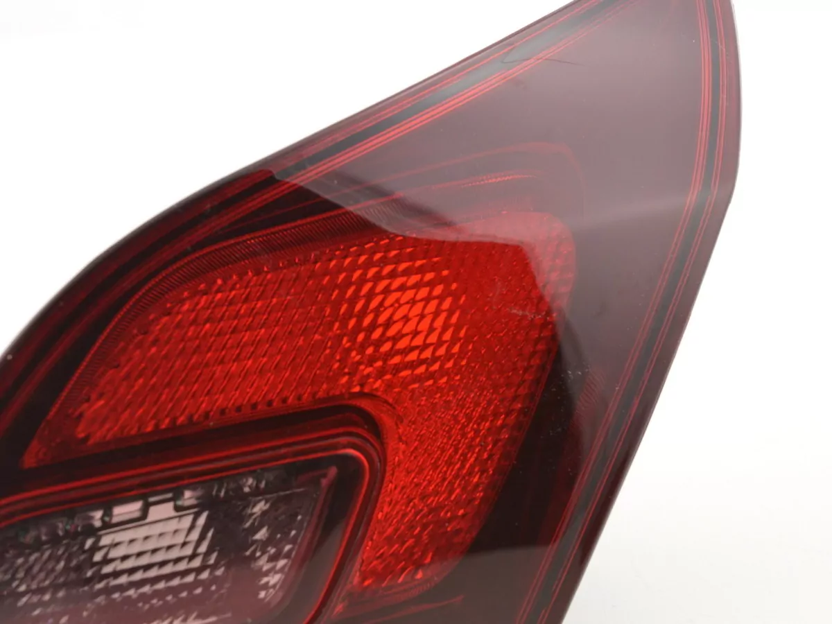 Verschleißteile Rückleuchte rechts Opel Astra J Bj. 2009-2012 schwarz