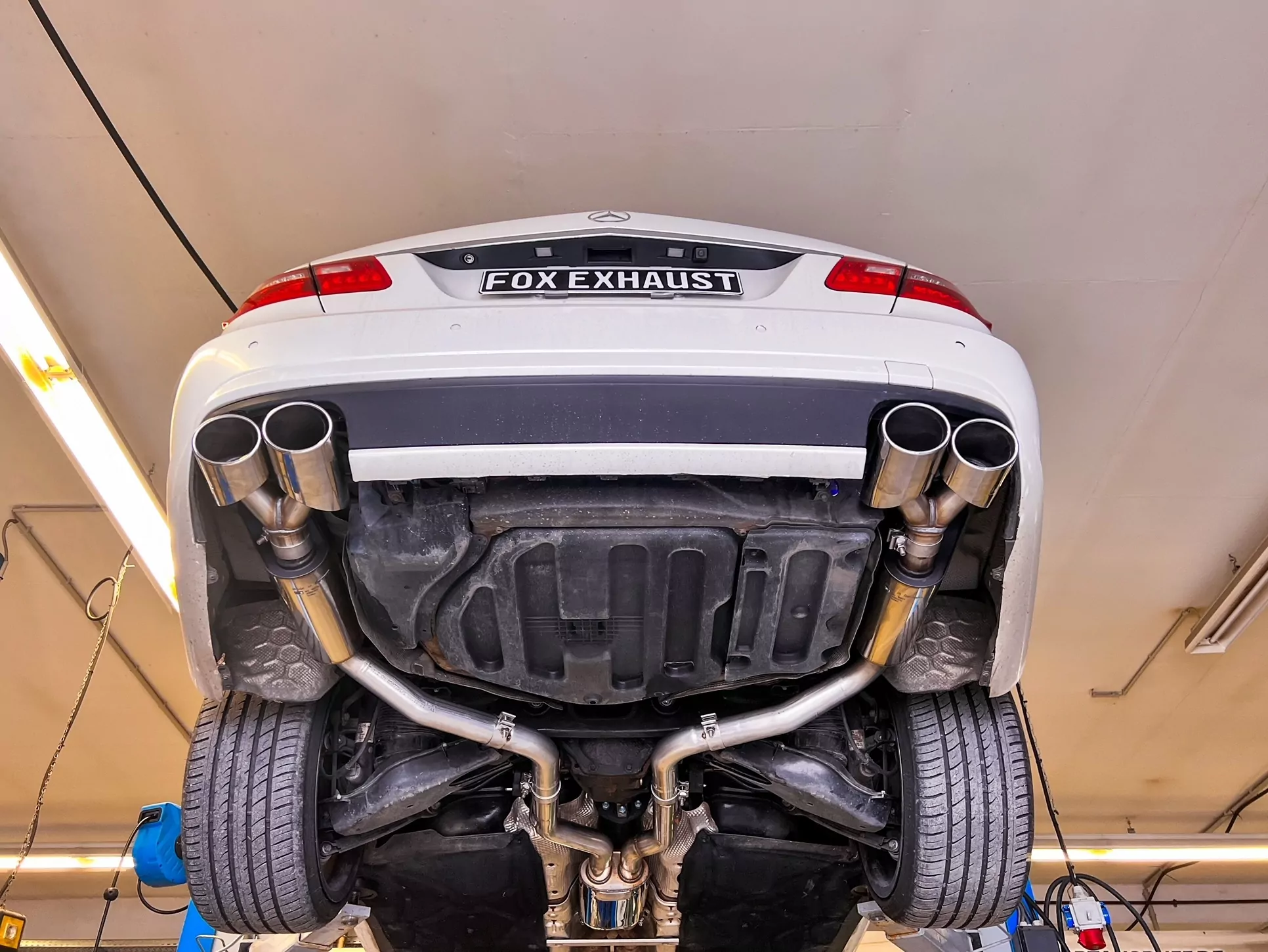 Mercedes E-Klasse 212  Endschalldämpfer rechts/links - 2x115x85 Typ 32 rechts/links