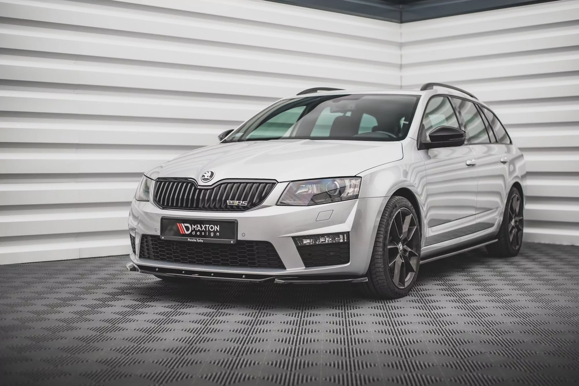 Front Ansatz V.4 Für Skoda Octavia RS Mk3 Schwarz Hochglanz
