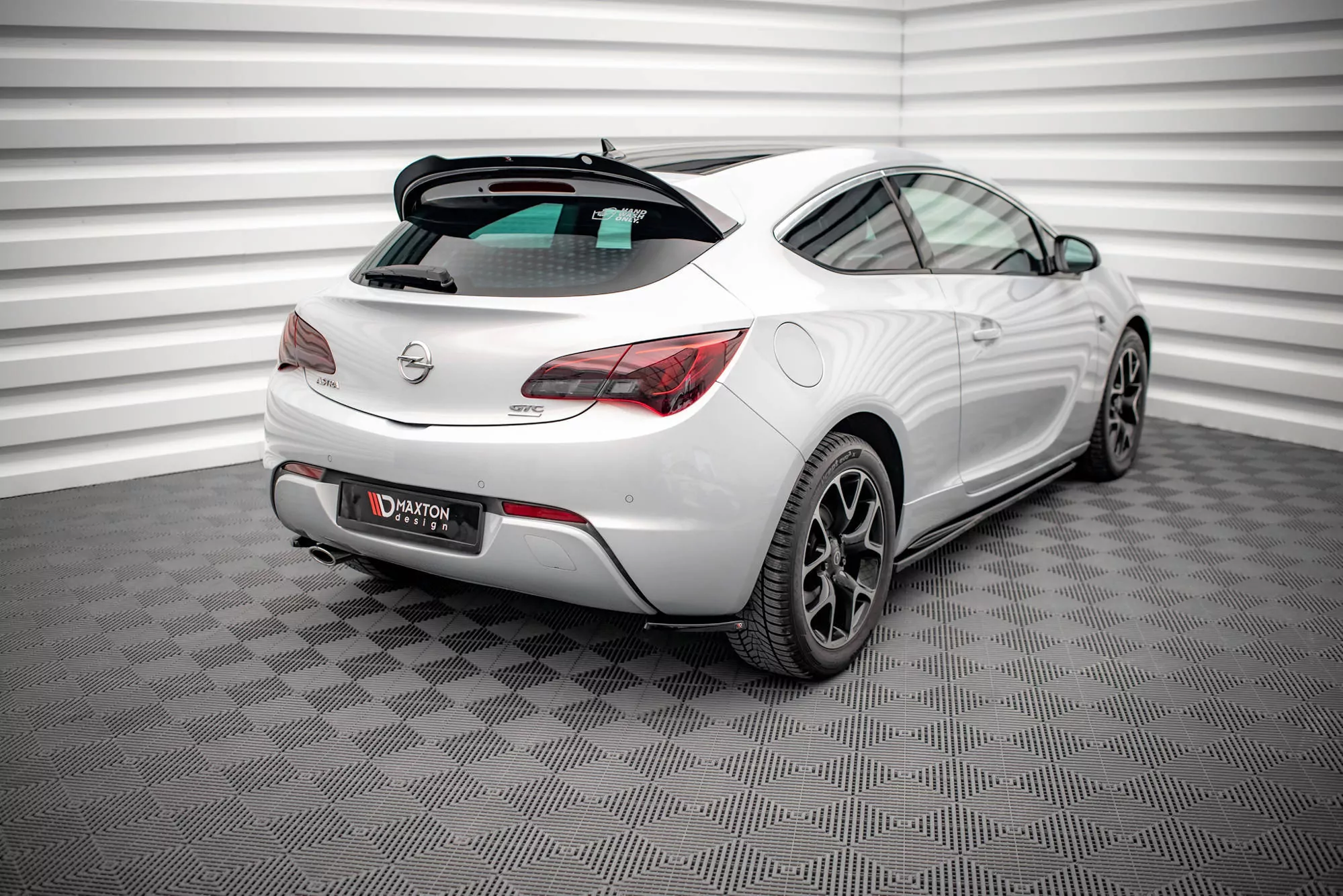 Heck Ansatz Flaps Diffusor V.1 Für Opel Astra GTC OPC-Line J Schwarz Hochglanz