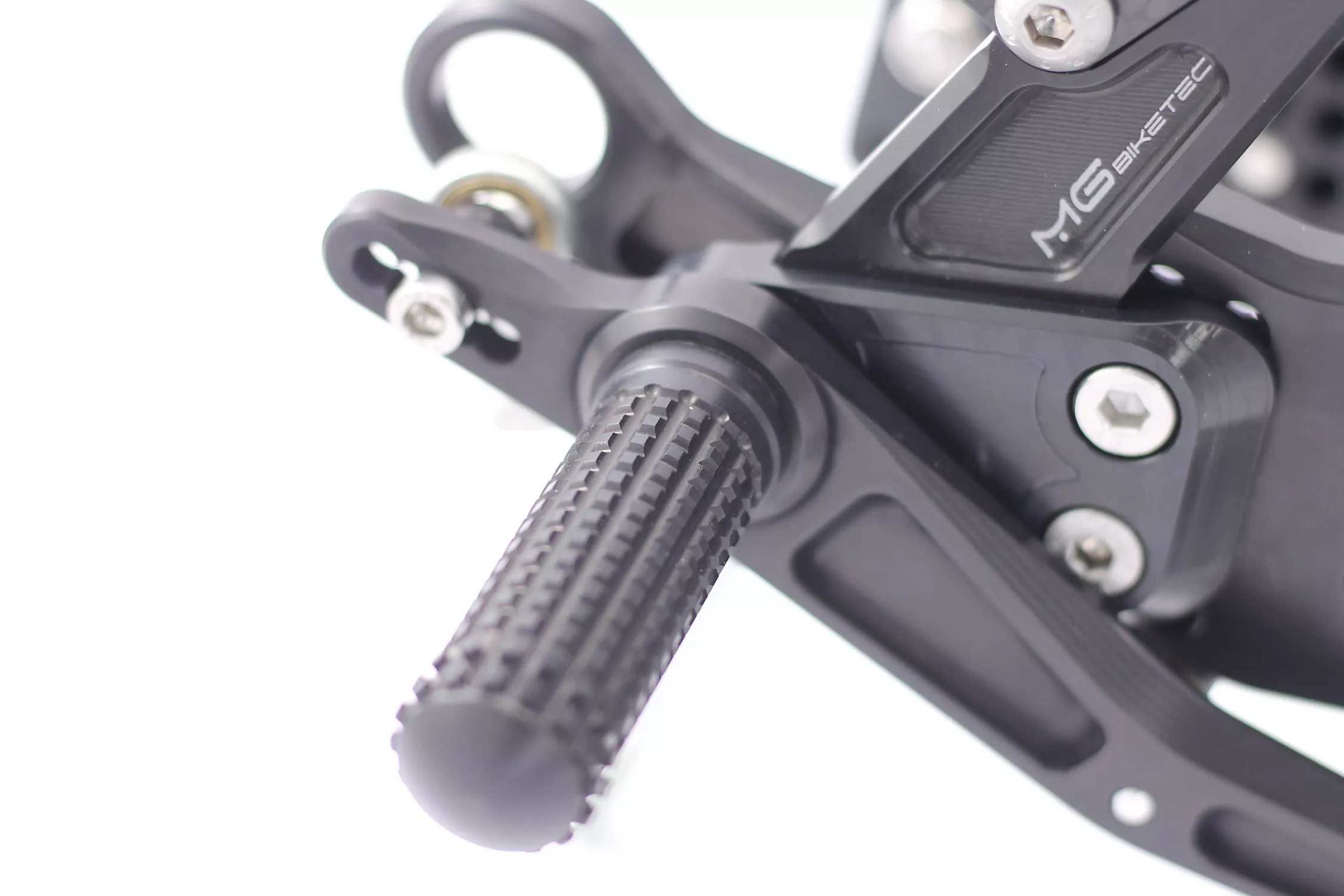 MG Biketec Sportfussrastenanlage / Rastenanlage / Fußrastenanlage mit ABE, gültig in D - A - CH für Triumph Street Triple 765 R / RS ab 2017-2019