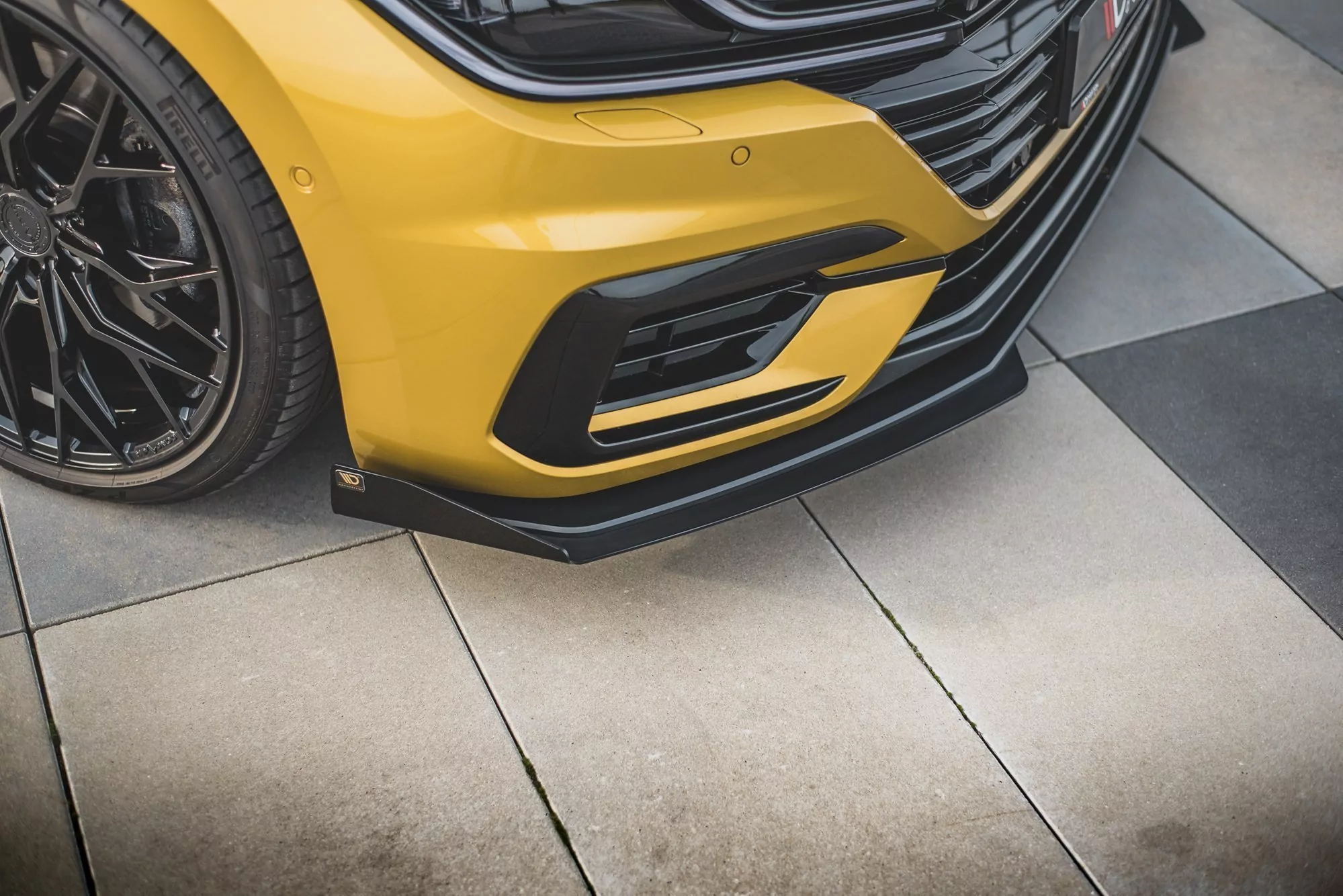 Robuste Racing Front Ansatz Für Passend +Flaps Für Volkswagen Arteon R-Line Schwarz Hochglanz
