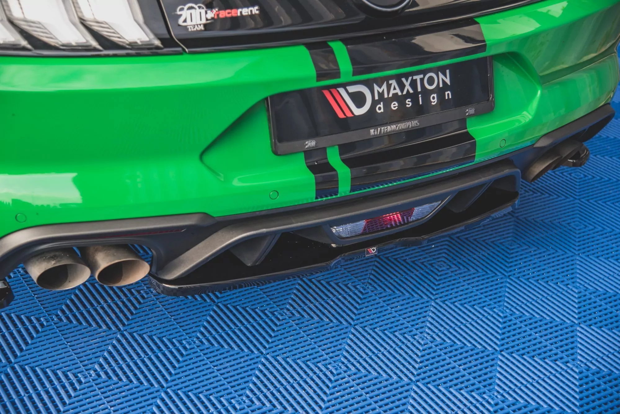 Mittlerer Diffusor Heck Ansatz Für Ford Mustang GT Mk6 Facelift Schwarz Hochglanz