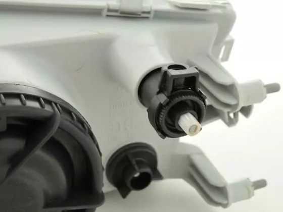 Verschleißteile Scheinwerfer rechts Mitsubishi Carisma (Typ DA0) Bj. 95-99