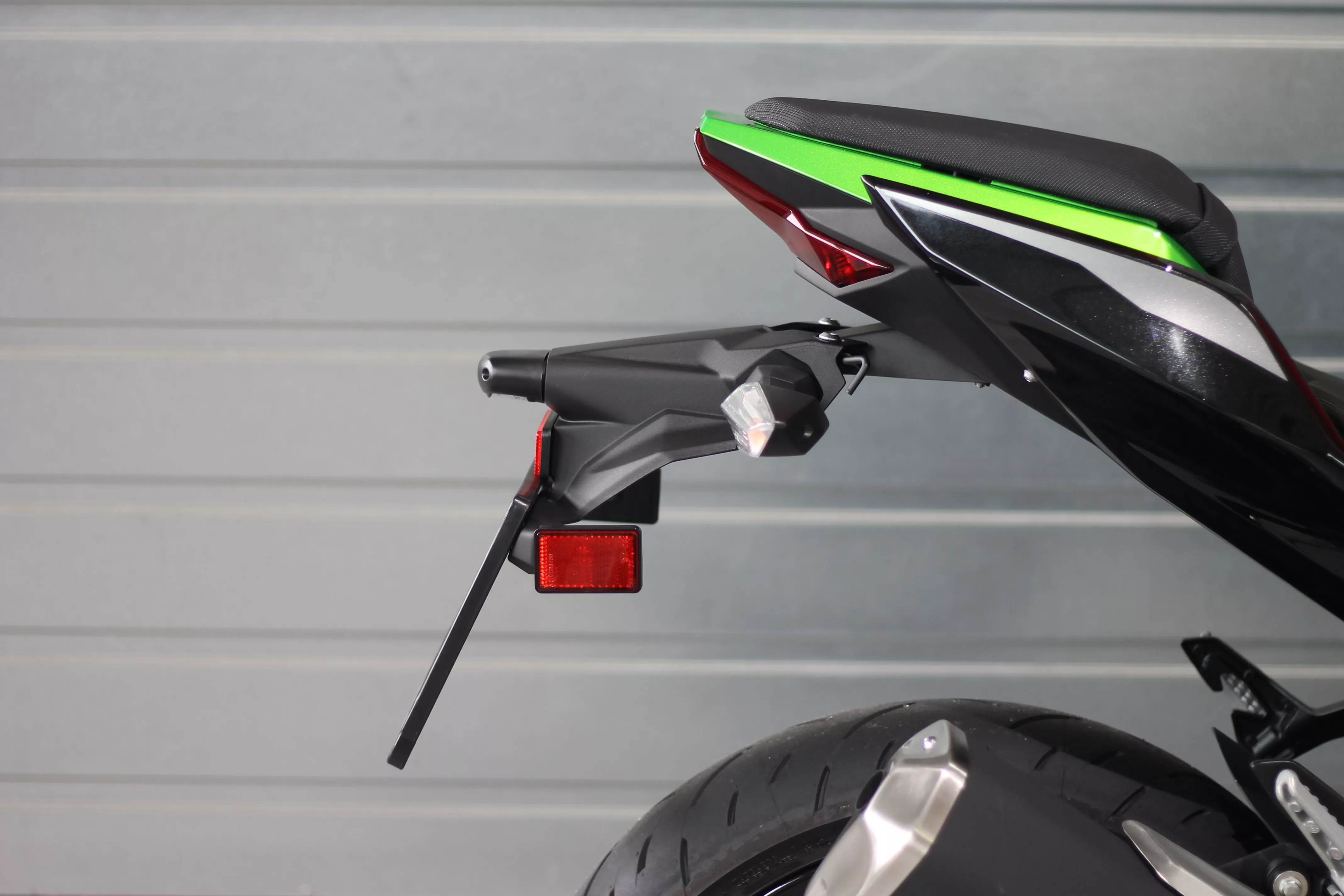 MG Biketec Kennzeichenhalter für Kawasaki Z 400 ab 2018