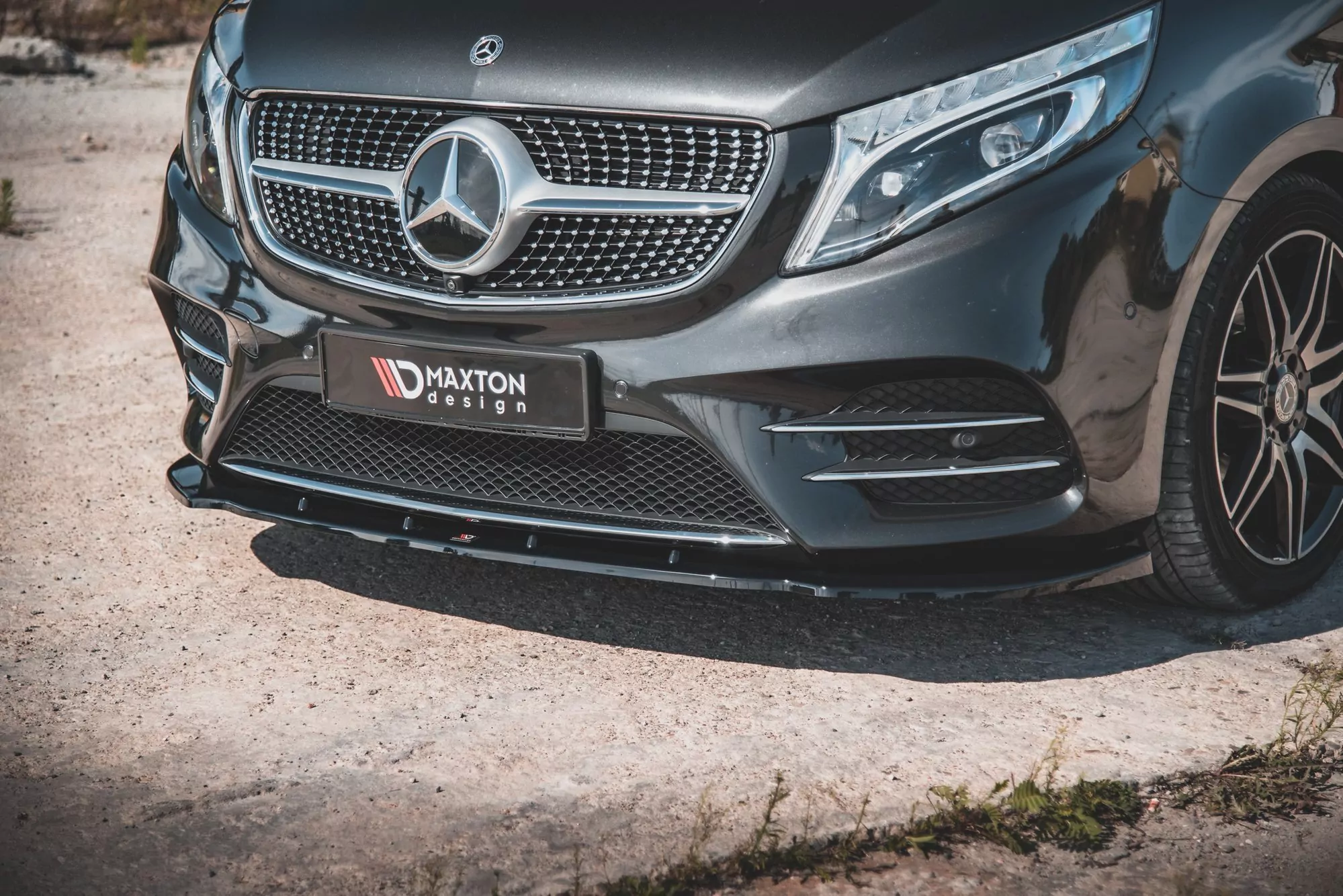 Front Ansatz V.2 Passend Für Mercedes-Benz V-Klasse AMG-Line W447 Facelift Schwarz Hochglanz