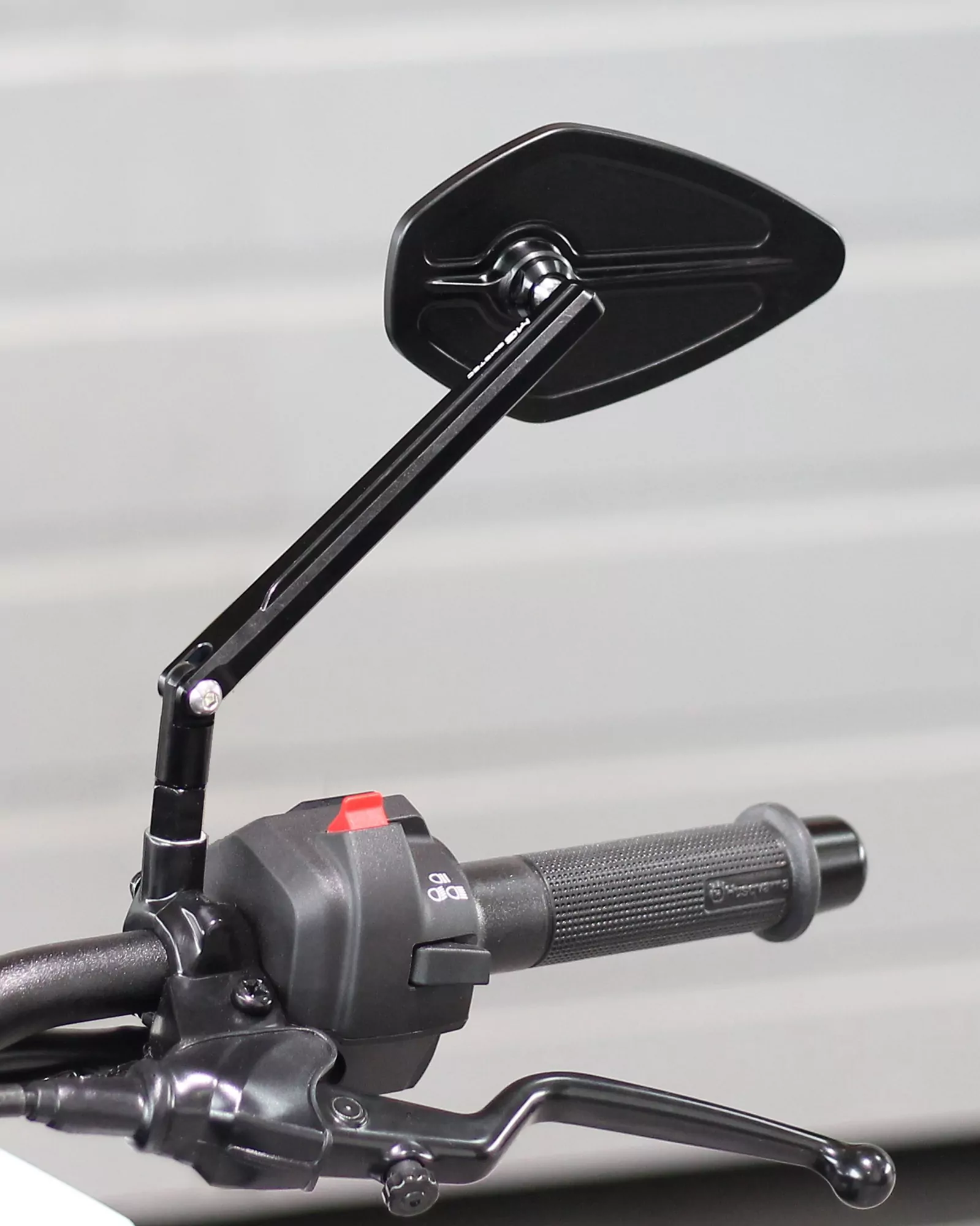 MG Biketec Spiegel Set für M8 x 1,25 mm Gewinde für Aprilia Tuono V4 ab 2011