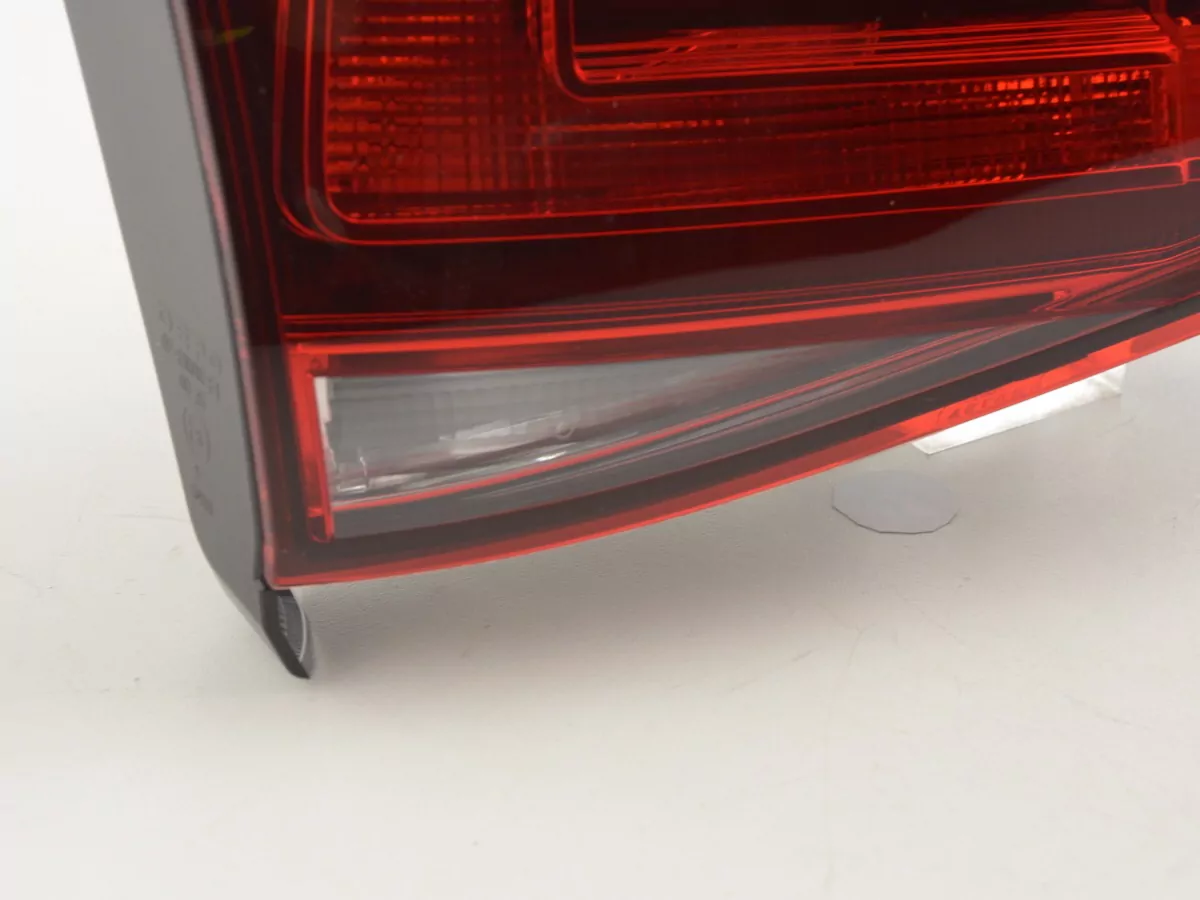 Verschleißteile Rückleuchte links VW Golf 7 Bj. ab 2012 rot/schwarz
