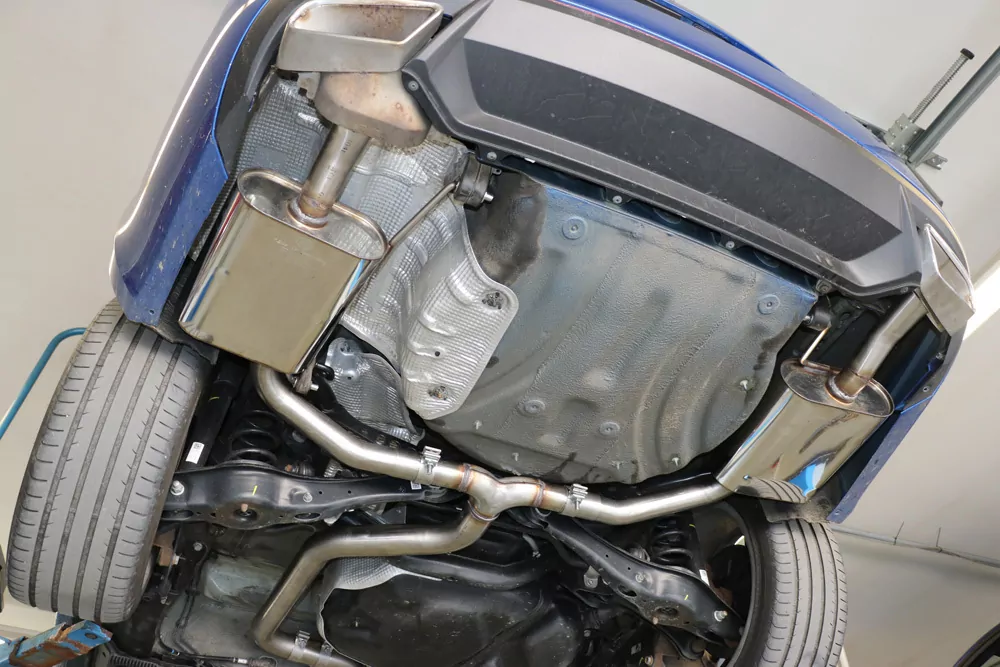 Skoda Octavia 5E RS - TDI  Endschalldämpfer rechts/links - Austritt der Endrohre in den originalen Endrohren