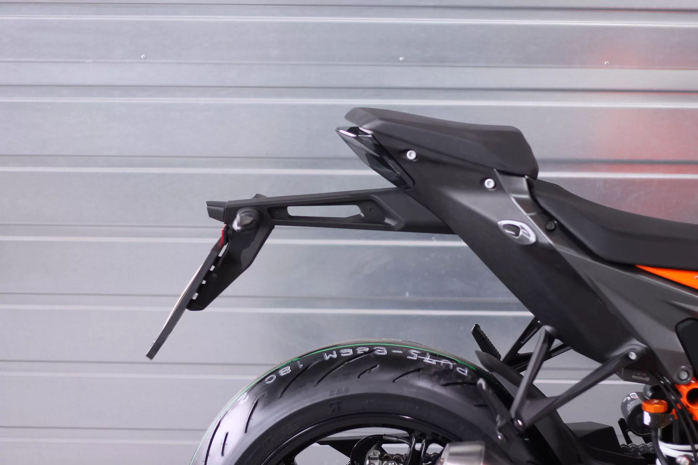 Kurzes Heck - Kennzeichenträger - Kennzeichenhalter für KTM 1290 Super Duke R ab 2020