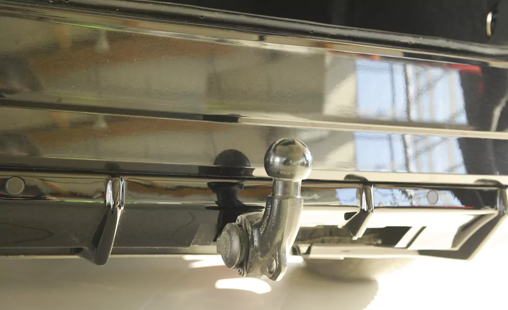 Rieger Heckeinsatz (für orig. elektr. AHK) glanz schwarz für Skoda Superb III (3T/3V) Lim. 11.18-07.19 (bis Facelift 2)