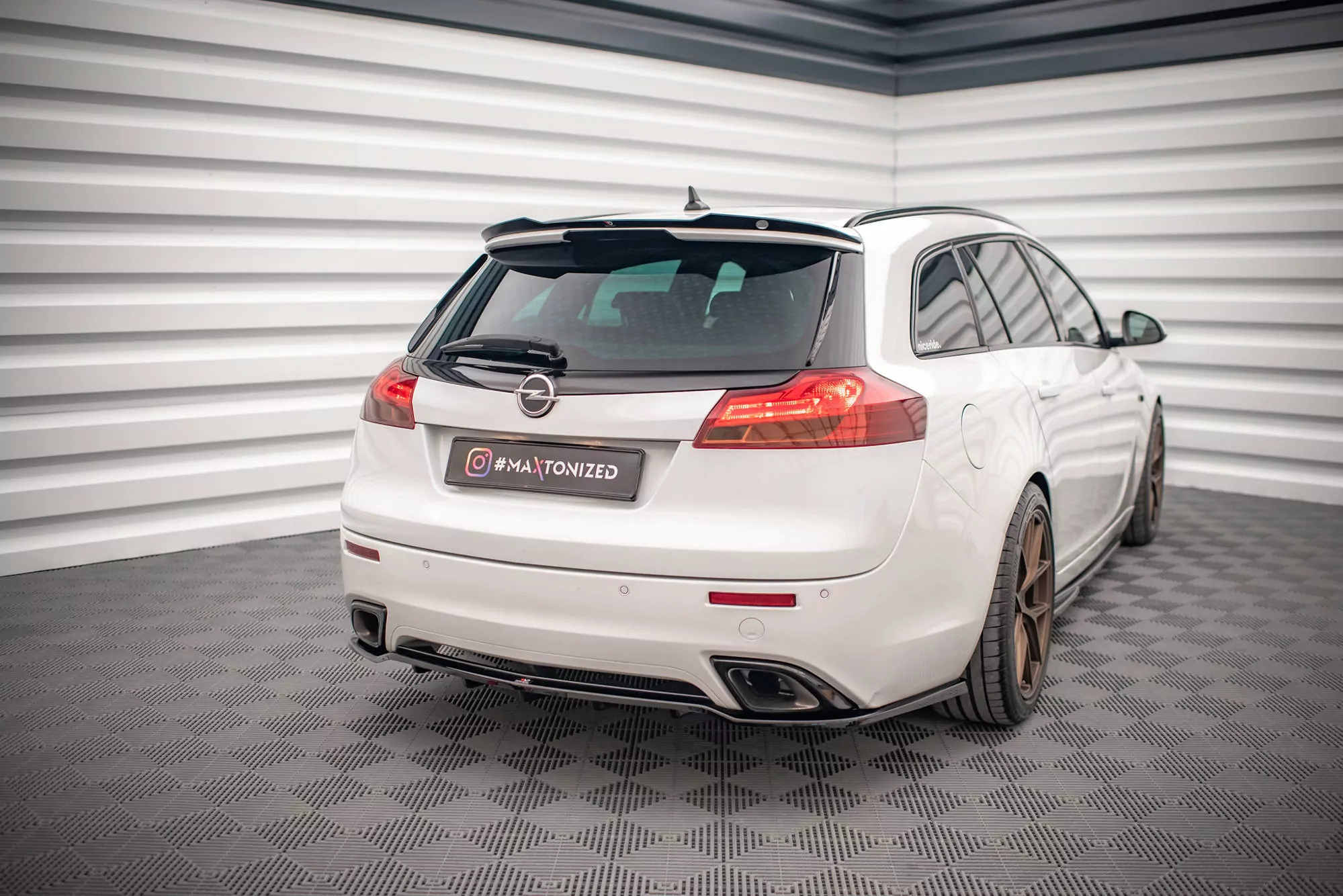 Spoiler CAP Für Opel Insignia OPC Sports Tourer Mk1 Schwarz Hochglanz