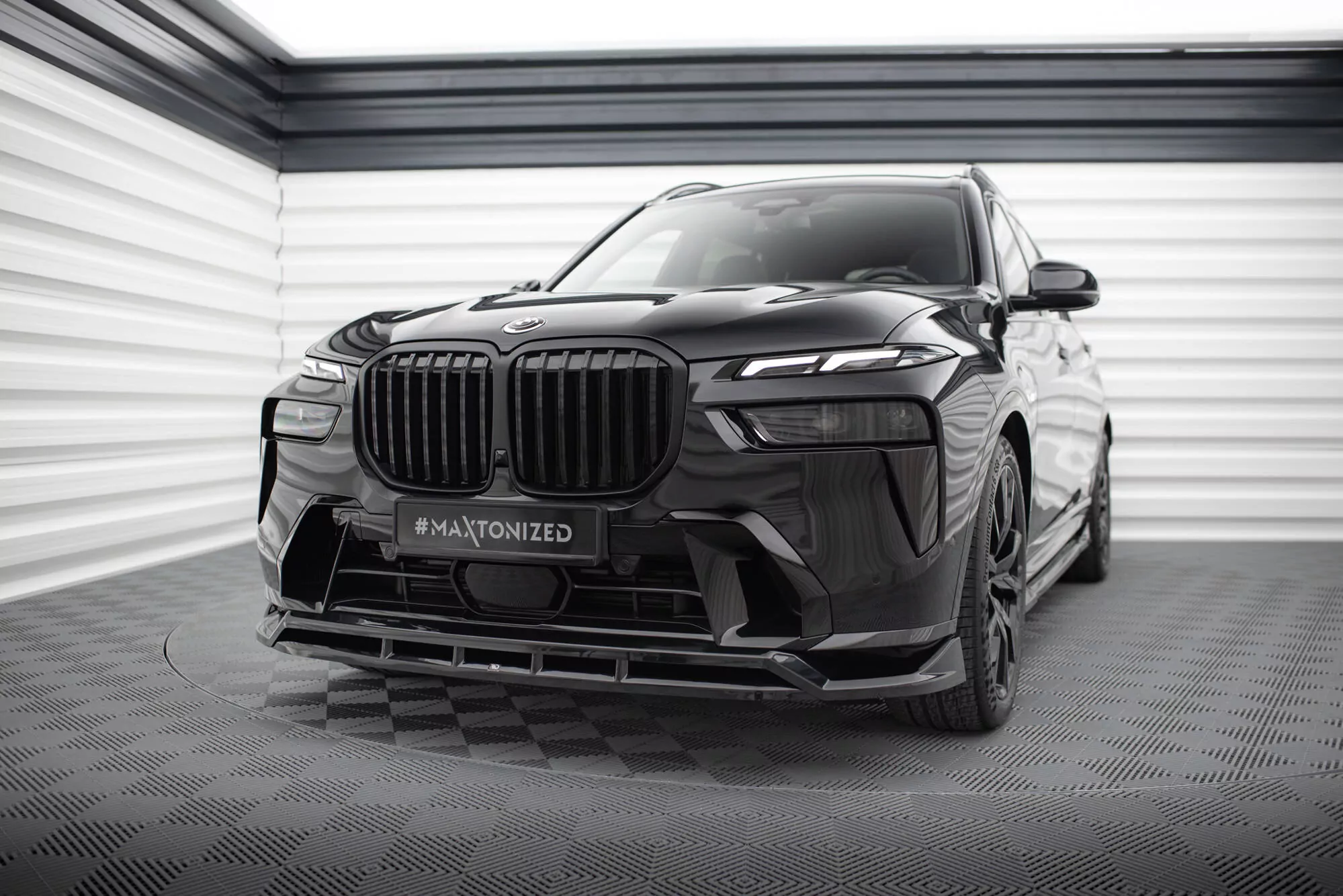 Front Ansatz Für BMW X7 M-Paket G07 Facelift Schwarz Hochglanz