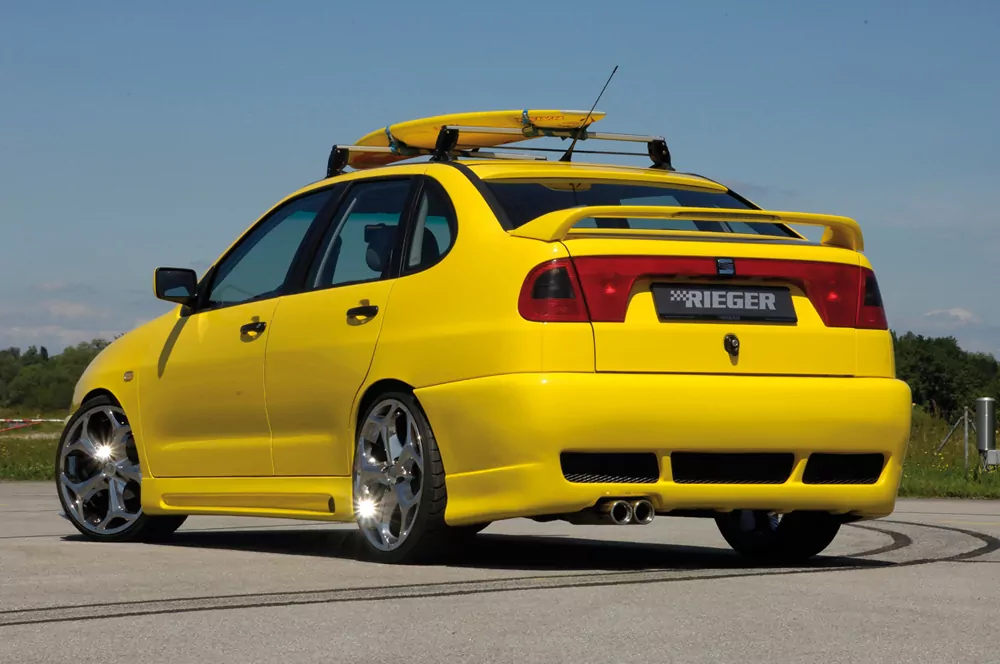 Rieger Seitenschweller rechts  matt schwarz für VW Cordoba (6K)