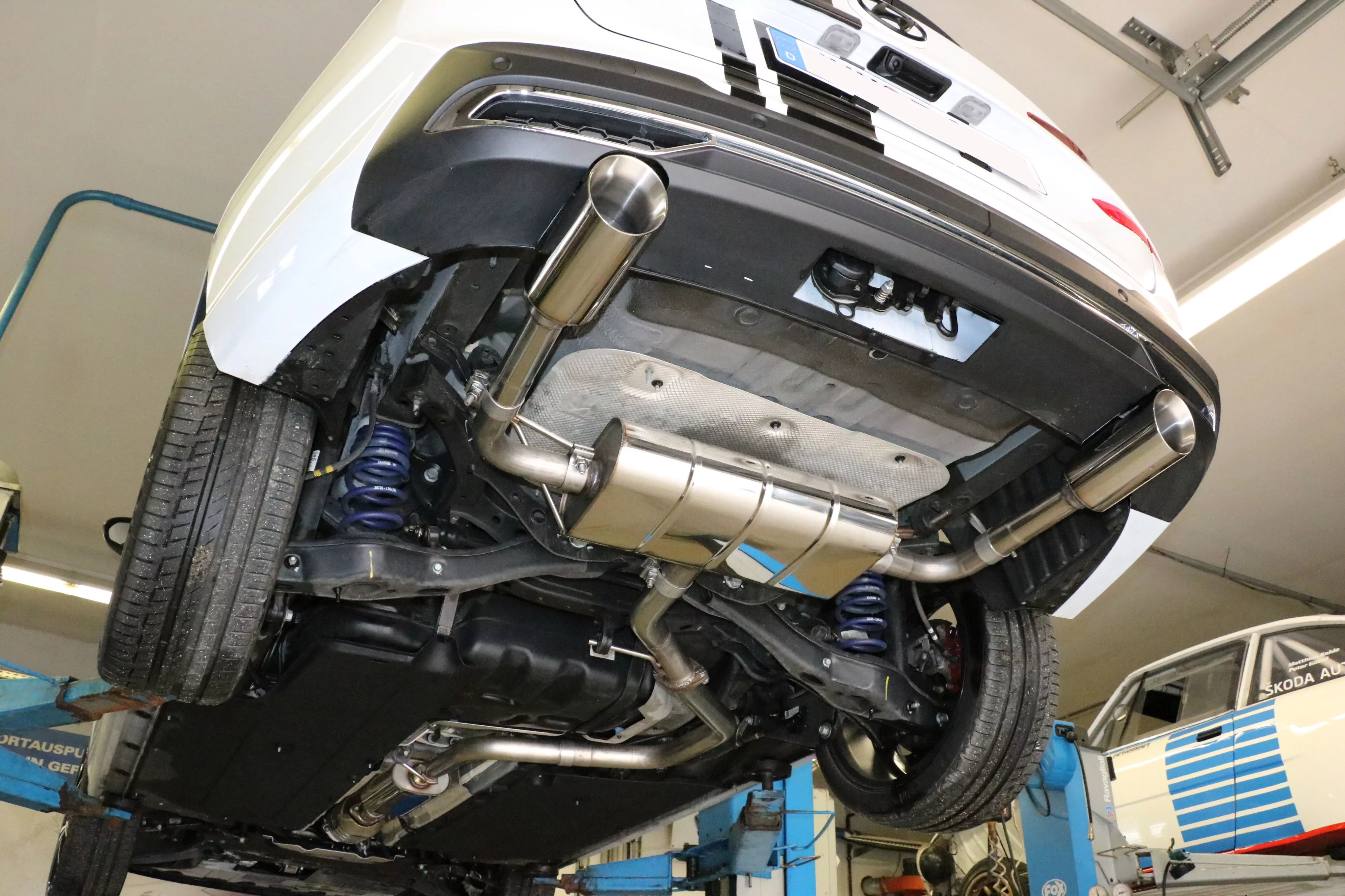 Hyundai i30 PDE Kombi  Endschalldämpfer quer Ausgang rechts/links - 1x90 Typ 25 rechts/links