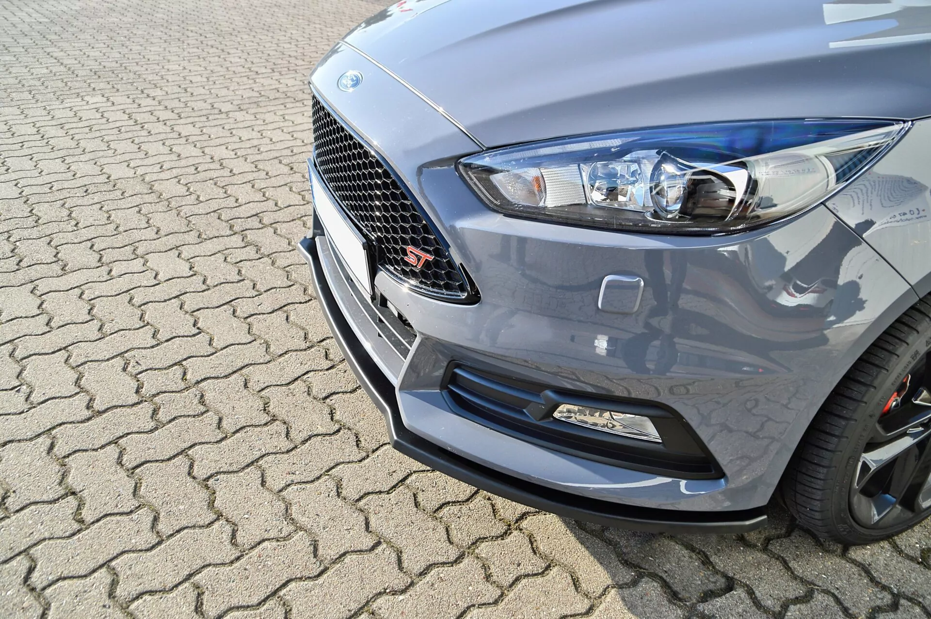 CUP Frontspoilerlippe für Ford Focus ST : DYB ab Bj. 2015-