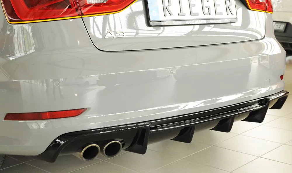 Rieger Heckeinsatz für Audi A3 (8V) - 5-tür. (Limousine 8VS) 07.12-08.16 (bis Facelift) schwarz glanz