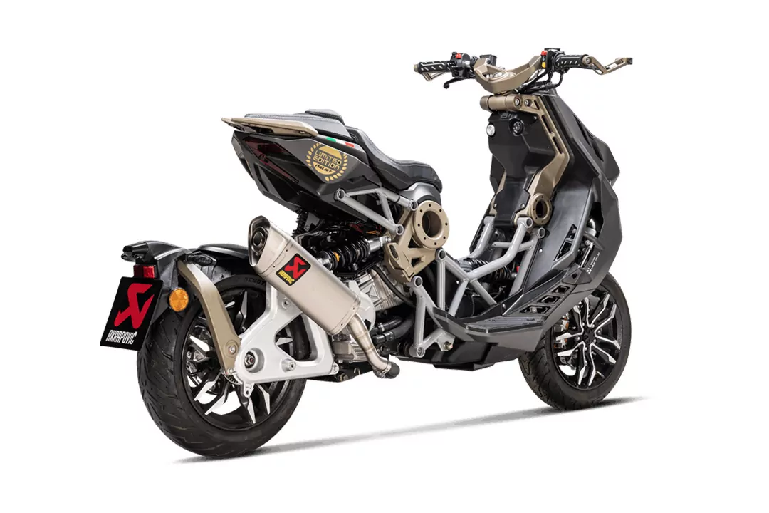 Akrapovic Slip-On Line (Titanium) Auspuffanlage für Italjet Dragster 125 / 200 ab Modelljahr 2021-