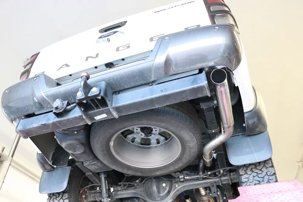 Ford Ranger ab 10/2016  - 4x4 - Doppelkabine + Wildtrak  Endschalldämpfer Dieseloptik - 1x76 Typ 28