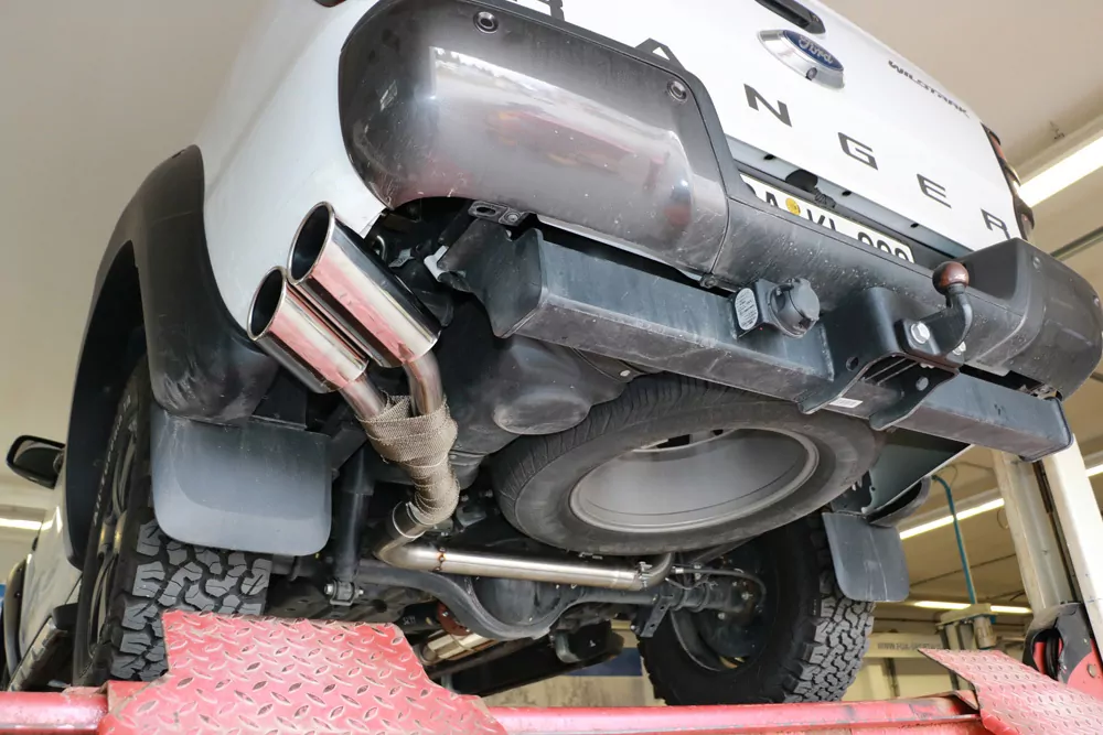 Ford Ranger 2011-08/2015 - 4x4 - Doppelkabine Endschalldämpfer Sidepipe, Ausgang an der rechte Fahrzeugseite hinter dem Hinterrad  - 2x115x85 Typ 38