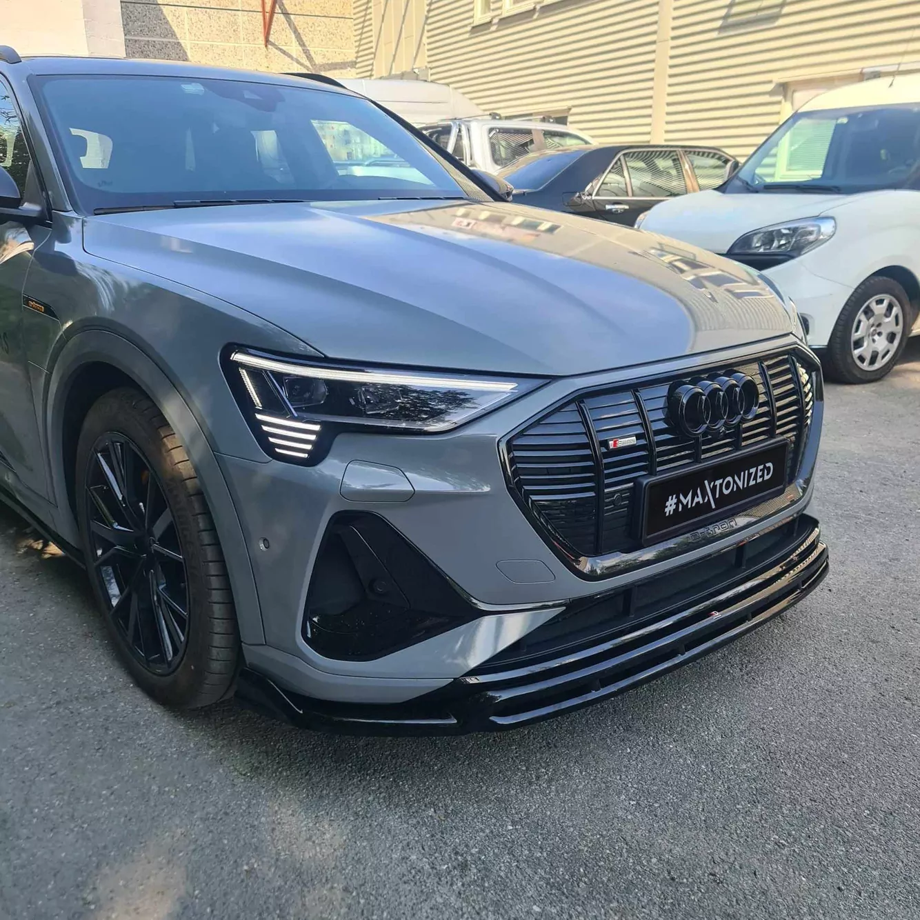 Front Ansatz Für Audi E-Tron S-Line Schwarz Hochglanz