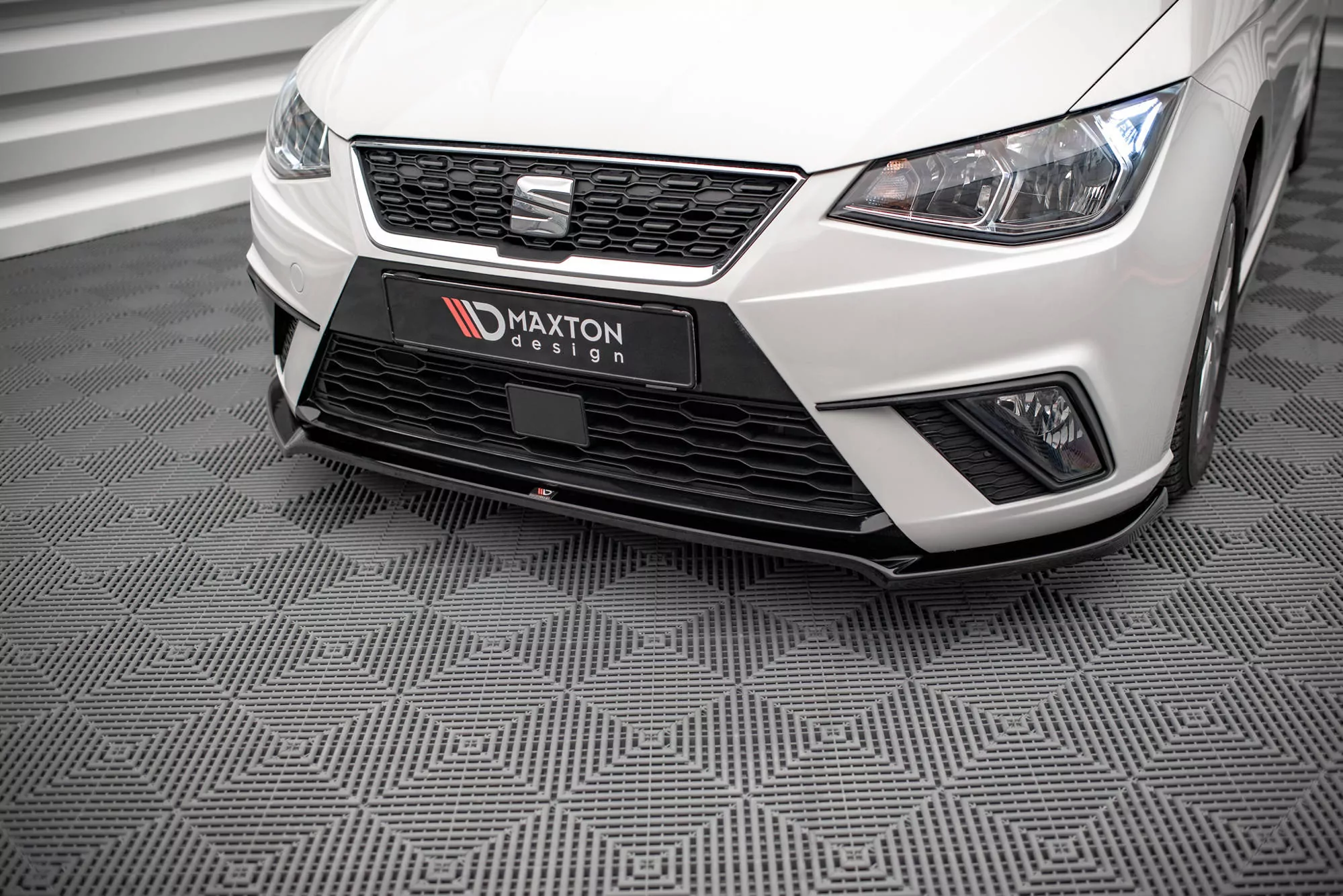 Front Ansatz V.3 Für Seat Ibiza FR/ Standard Mk5 Schwarz Hochglanz
