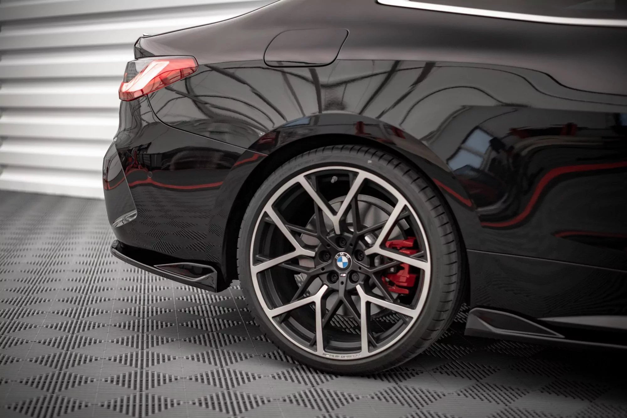 Heck Ansatz Flaps Diffusor V.2 Für BMW 4er M-Paket G22 / G23 / G22 Facelift / G23 Facelift Schwarz Hochglanz