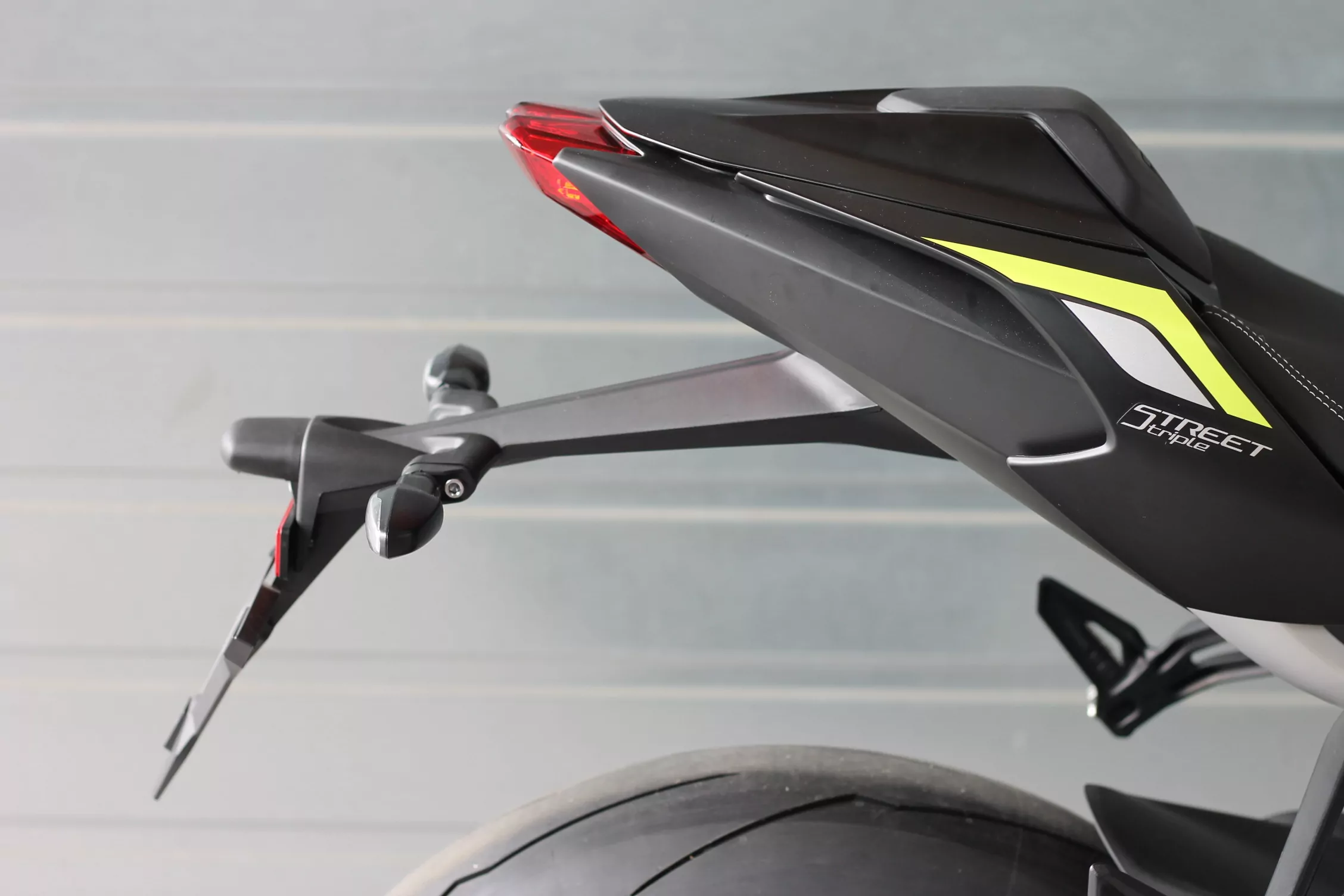 Kurzes Heck - Kennzeichenträger - Kennzeichenhalter für Triumph Daytona 675 ab 2013-2016