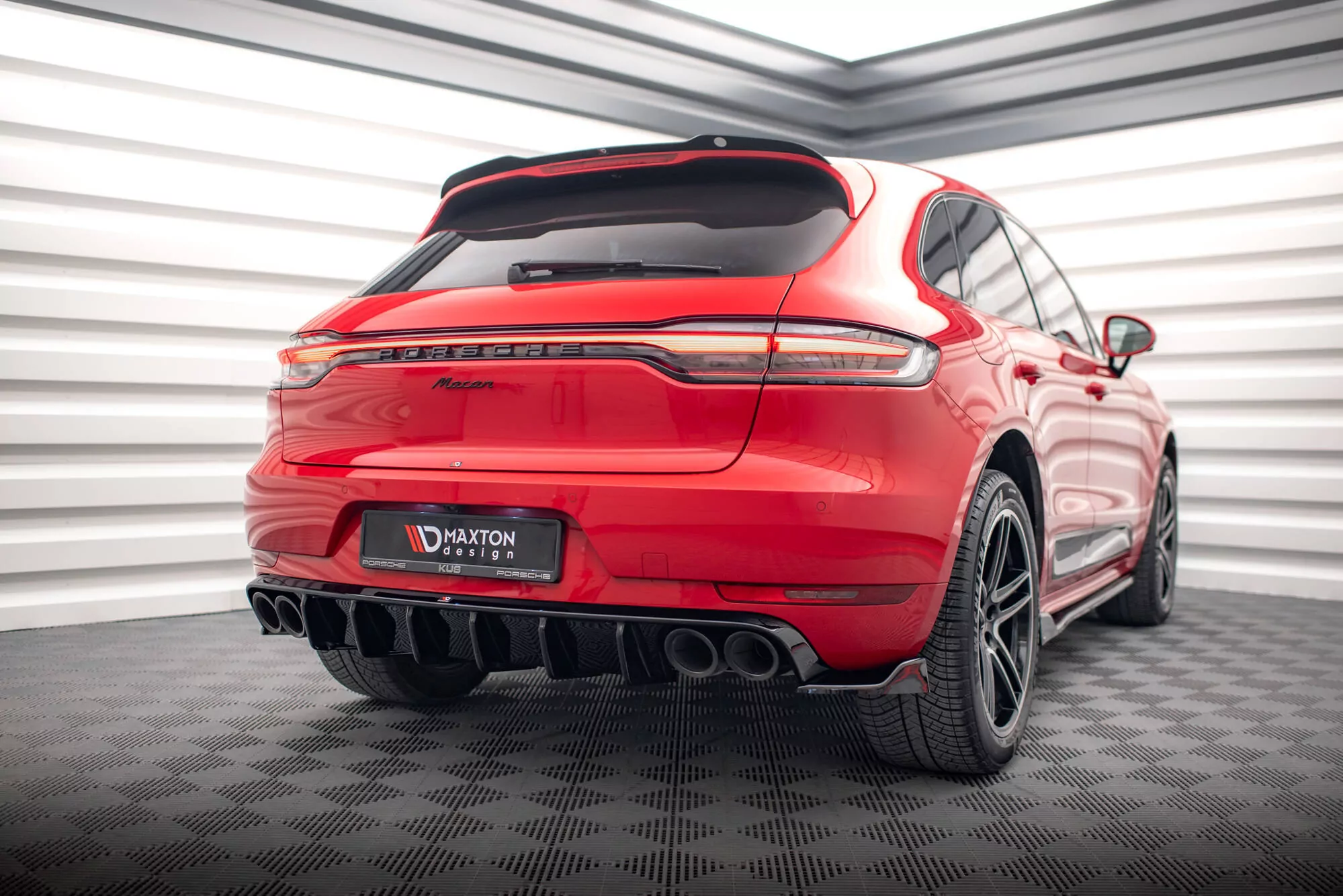 Diffusor Heck Ansatz Für Porsche Macan GTS / Sport Design Mk1 Facelift Schwarz Hochglanz