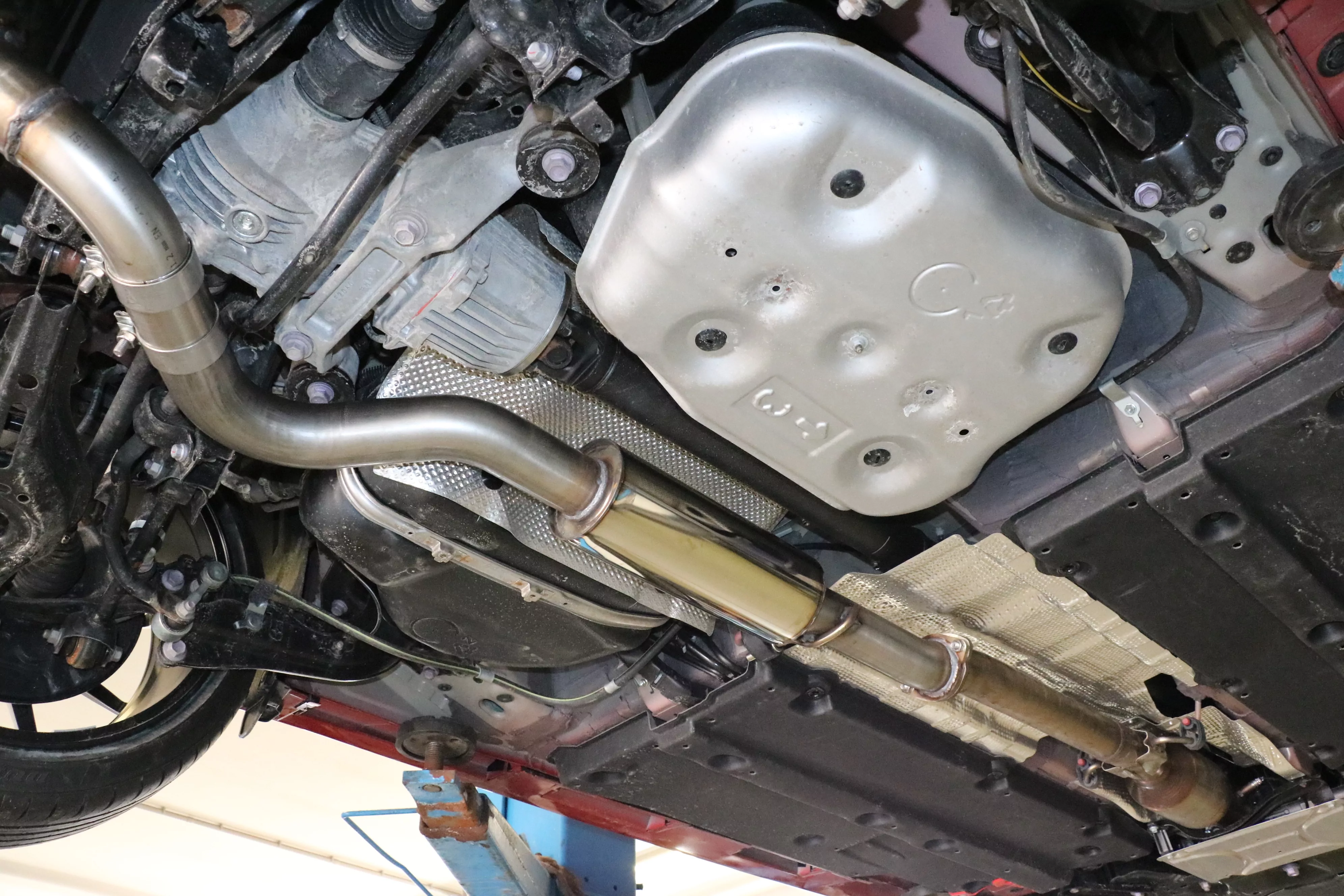 Toyota Yaris P21 GR  Vorschalldämpfer