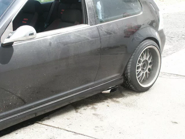 VW Golf IV 3-türig  Endschalldämpfer Side Pipe - 130x50 Typ 50 Ausgang auf Fahrerseite