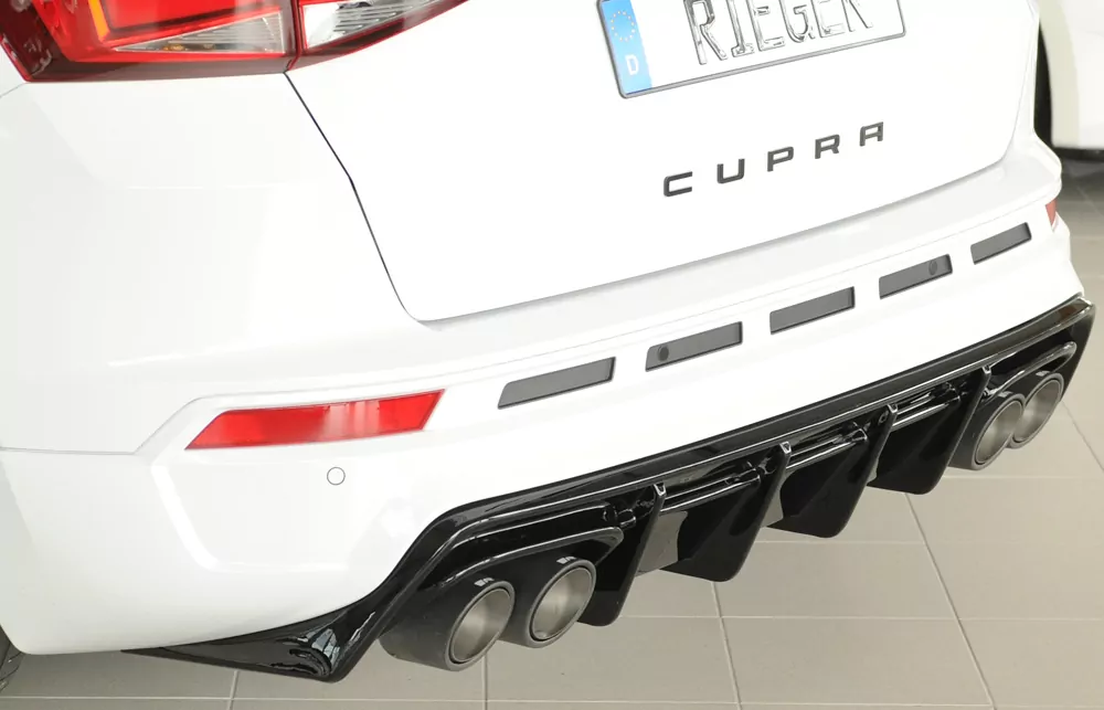 Rieger Heckeinsatz (für Fzg. mit AHK) glanz schwarz für Seat Ateca Cupra (5FP)  09.18-07.20 (bis Facelift)