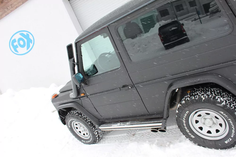 Mercedes G-Klasse - 463 (mit Trittbrett)  Endschalldämpfer Ausgang seitlich - 2x115x85 Typ 38 (2x nach links abgeschrägt)