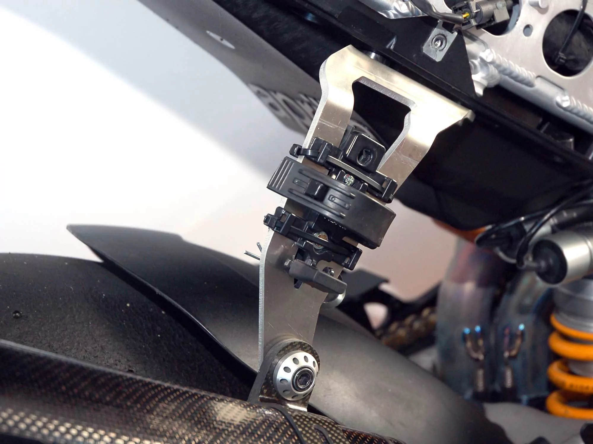 Auspuffhalter PURE für Aprilia RSV4 | Tuono V4 (2021-2022)